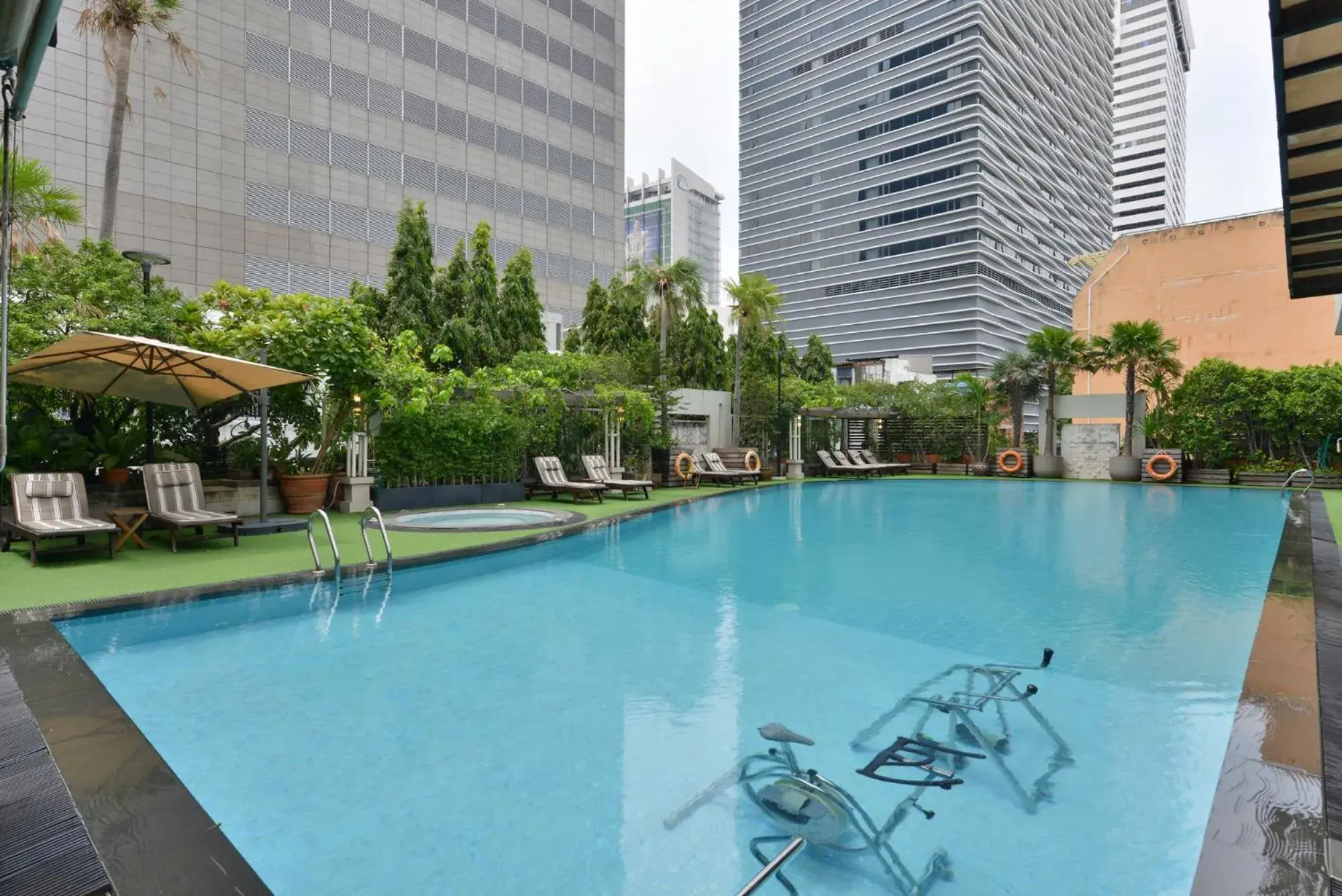 Swimming pool in Abloom Exclusive Serviced Apartments Swimming pool in Abloom Exclusive Serviced Apartments