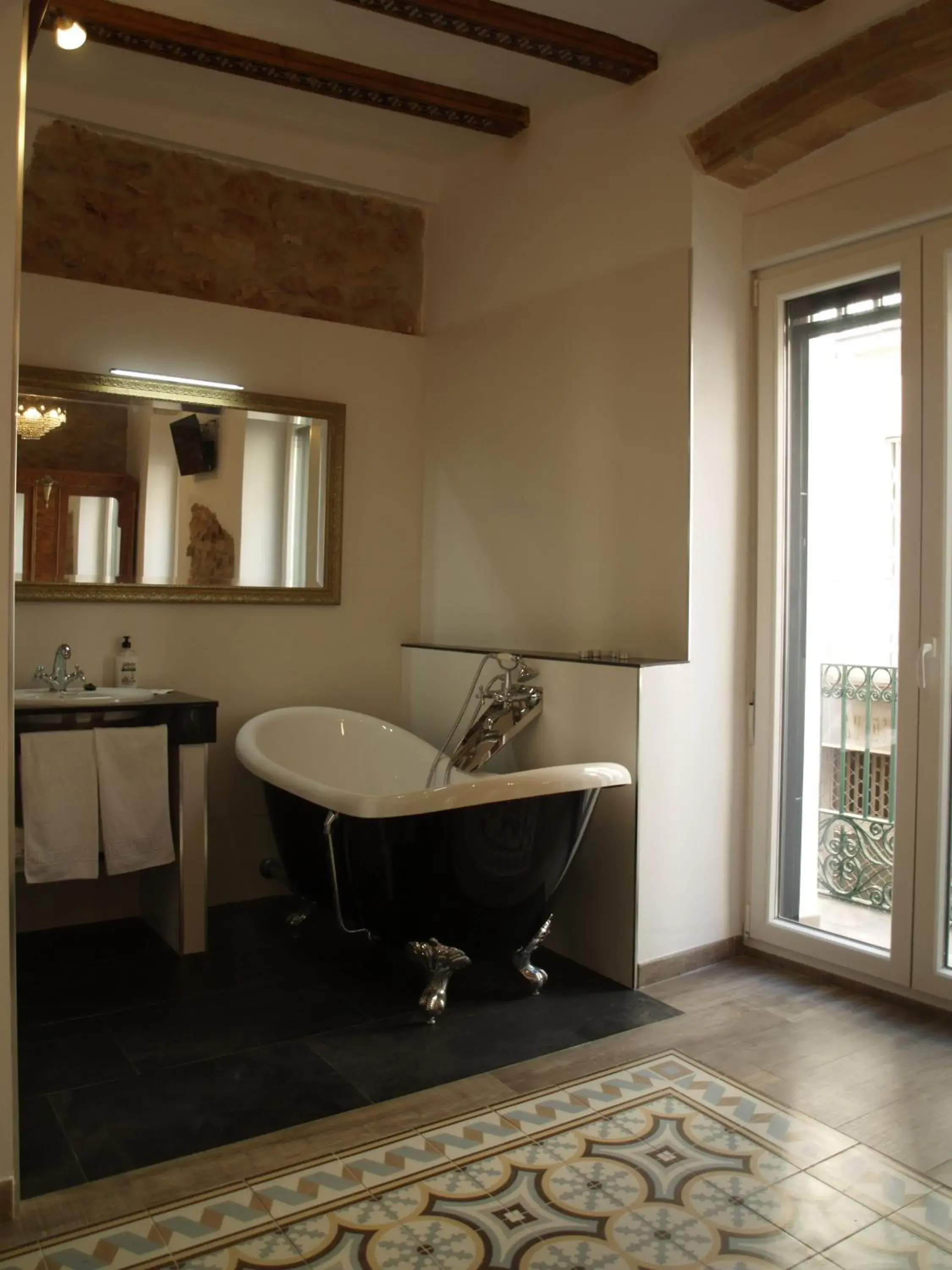 Large Double Room in Nou Casablanca Large Double Room in Nou Casablanca