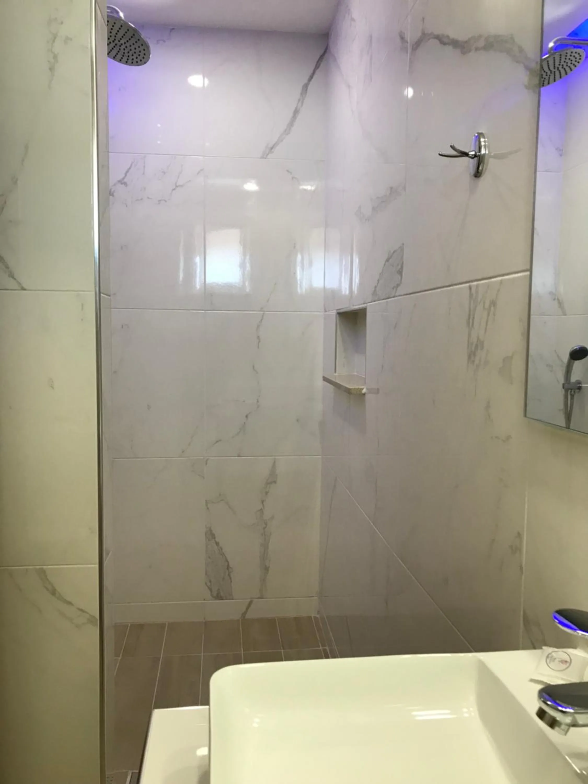 Shower in Village Inn Studios & Family Apartments
