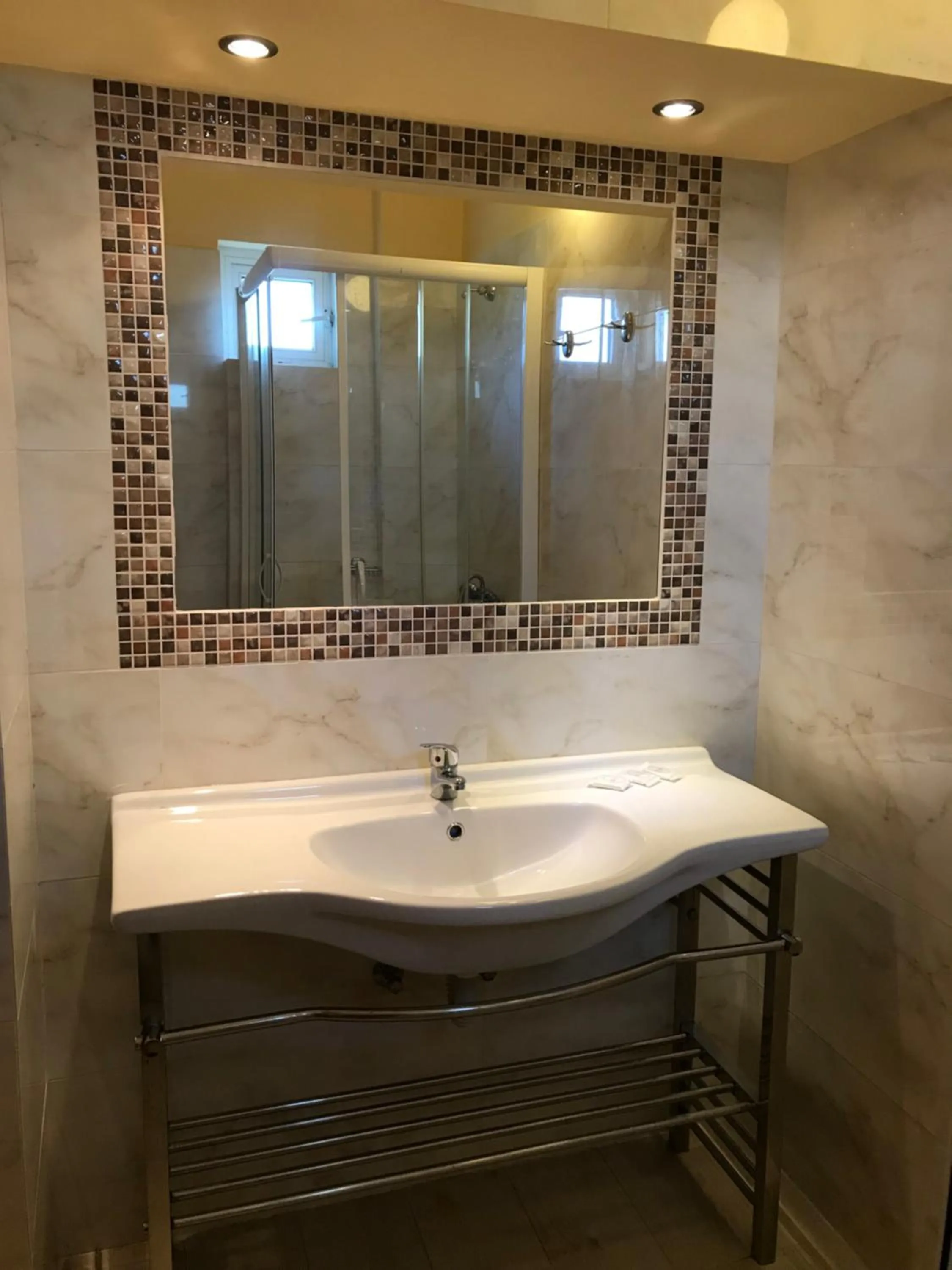 Bathroom in Village Inn Studios & Family Apartments