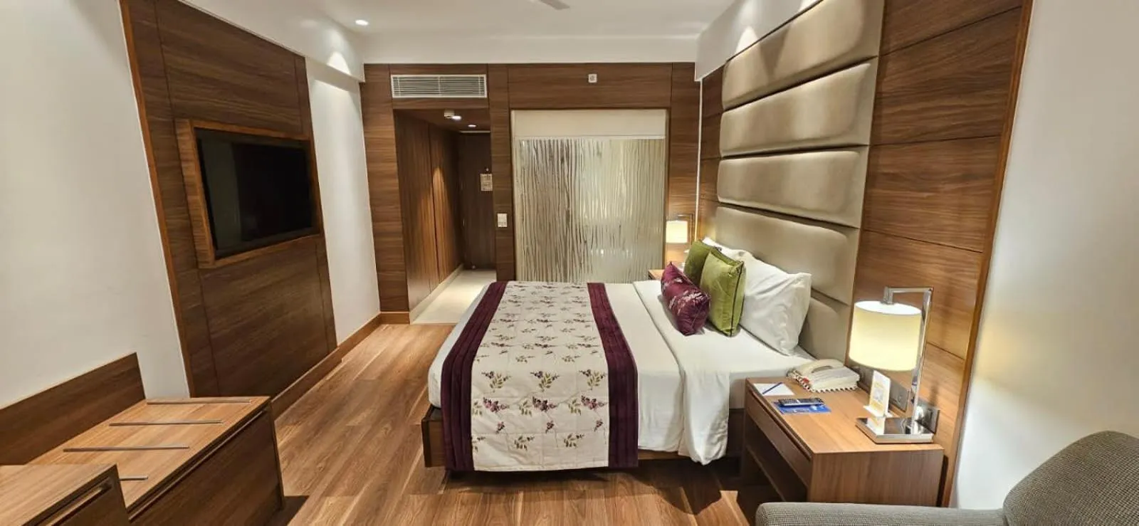 Bedroom, Bed in Jaypee Siddharth