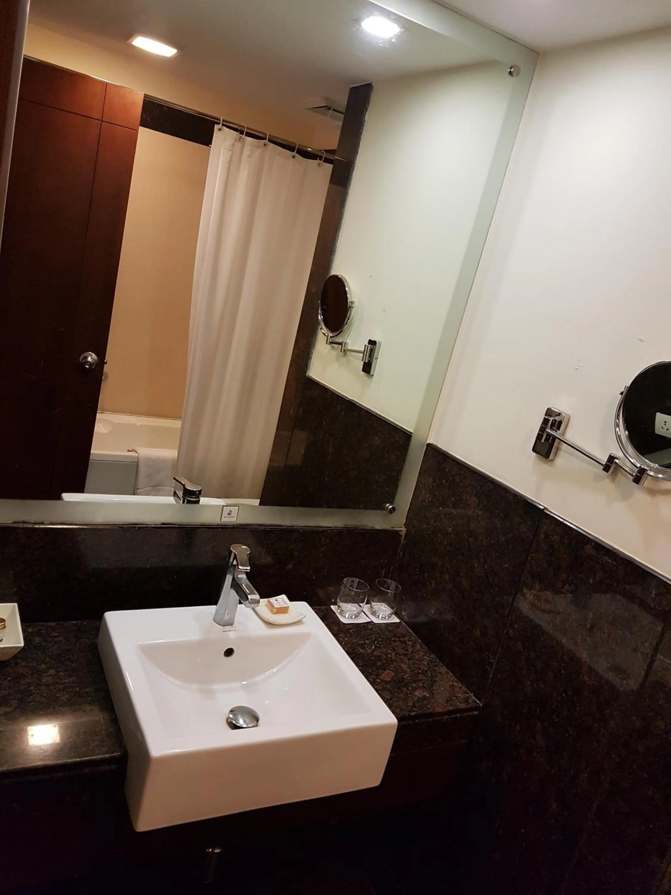 Country Inn & Suites by Radisson, Gurugram Sector 12