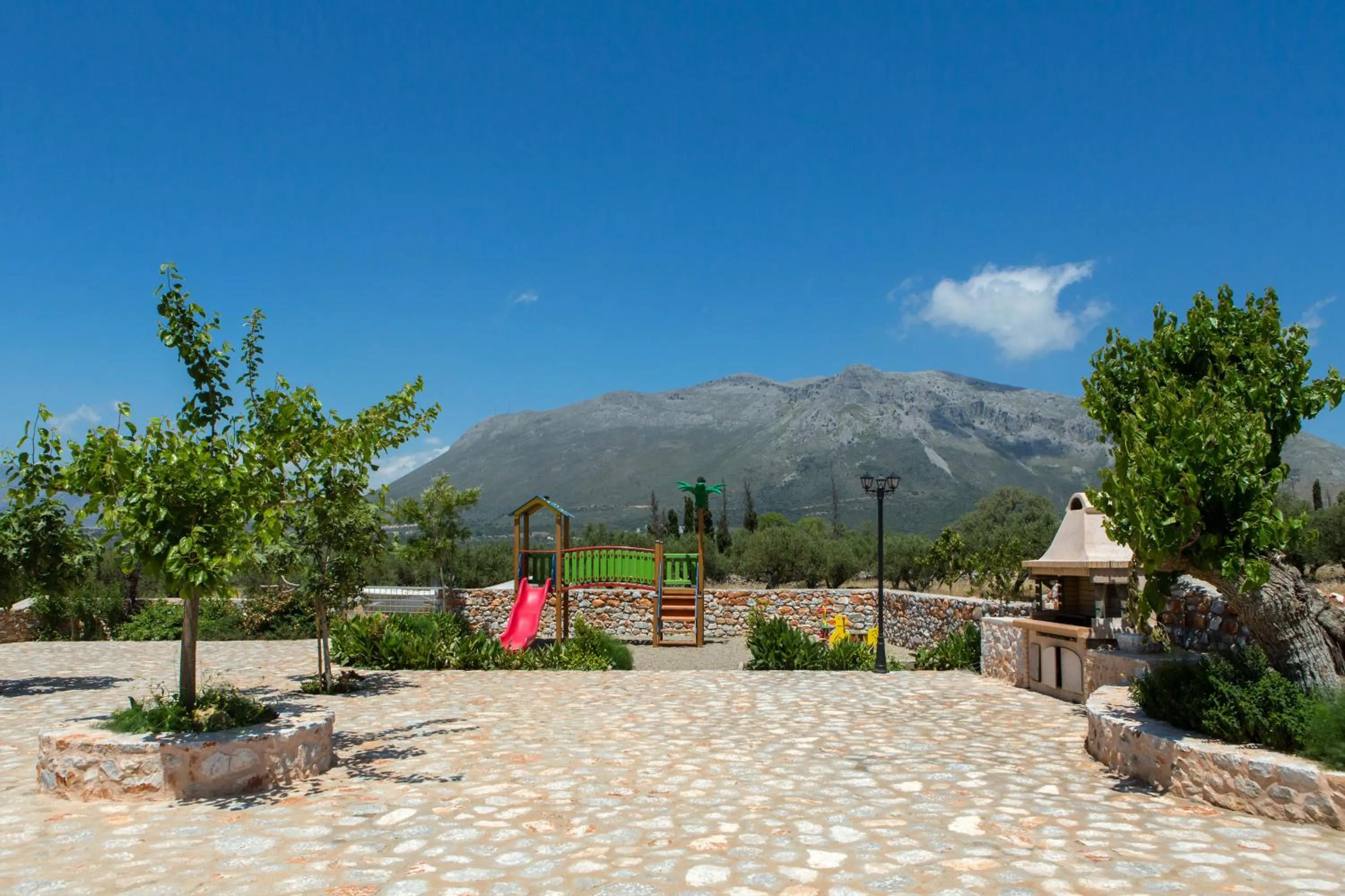 BBQ facilities in Pandora
