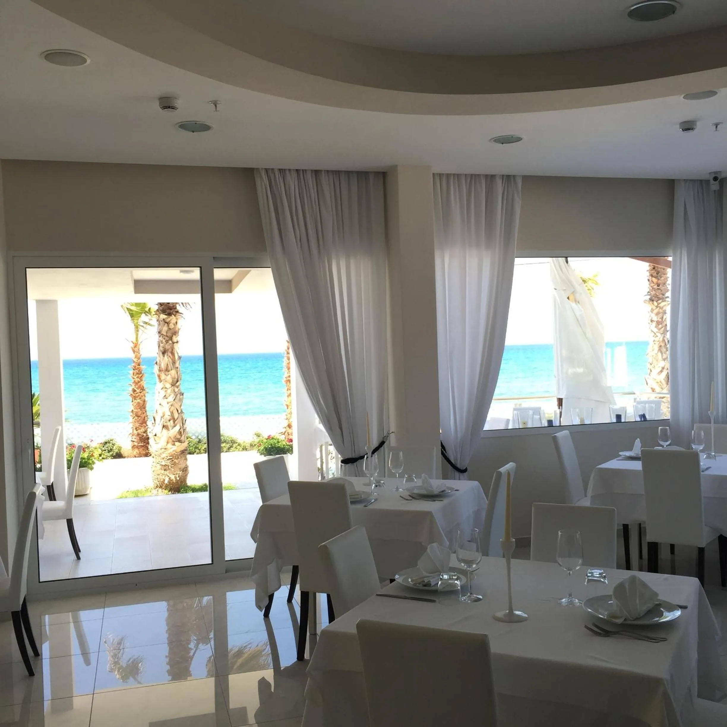 Restaurant/places to eat in Sidari Beach Hotel