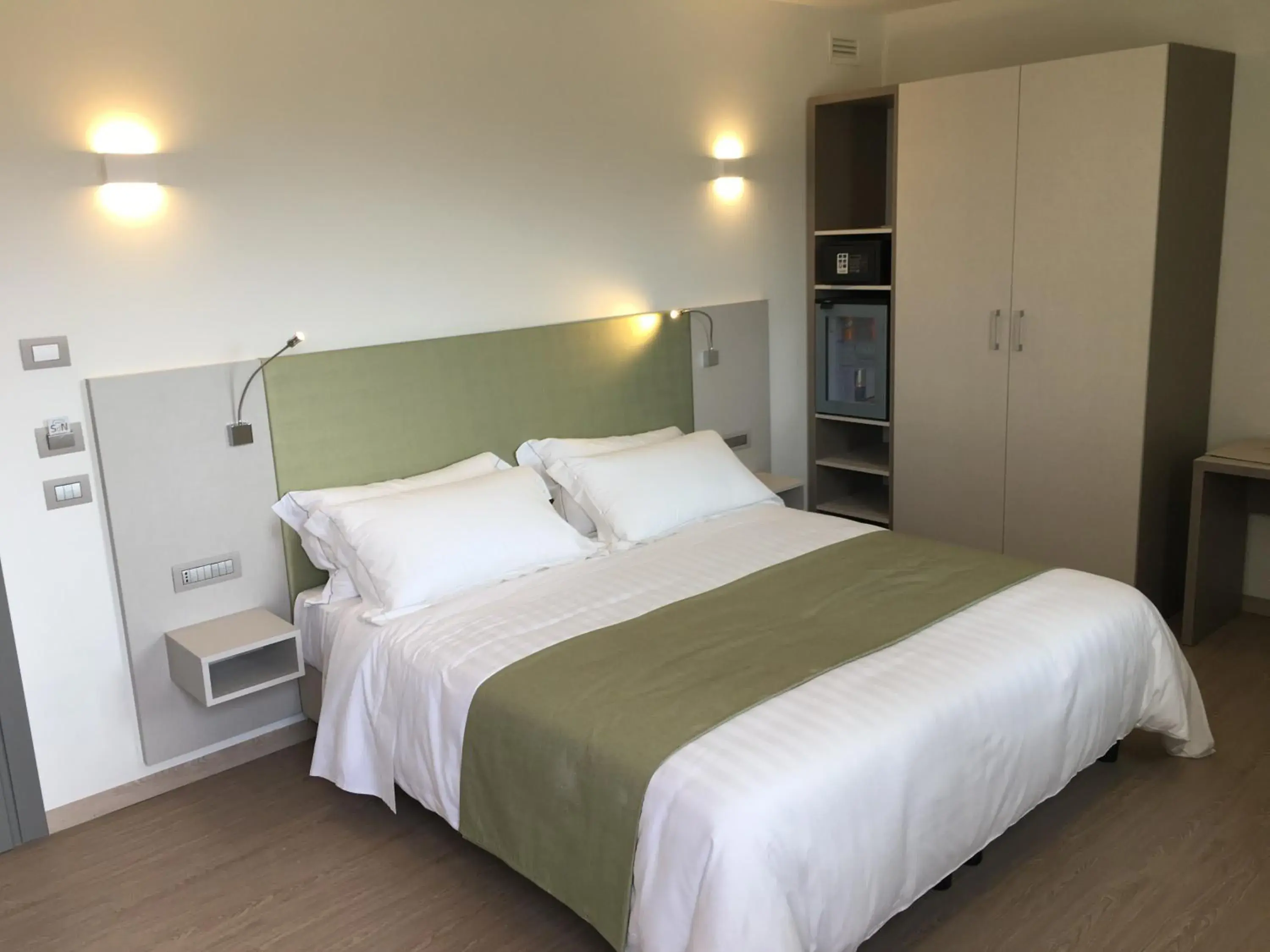 Classic Triple Room in Hotel Stele di Nora Classic Triple Room in Hotel Stele di Nora