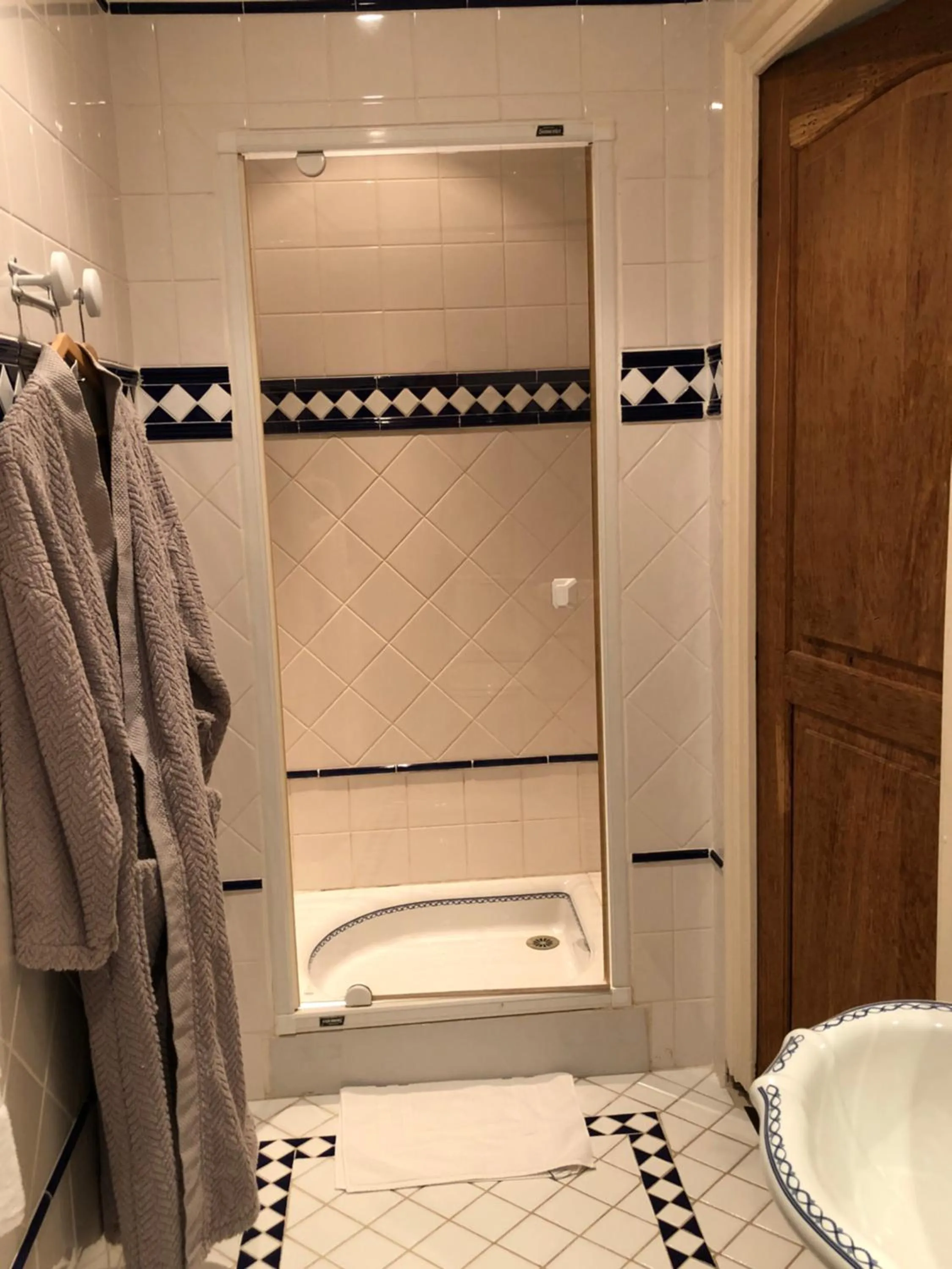 Shower in Domaine des Monges