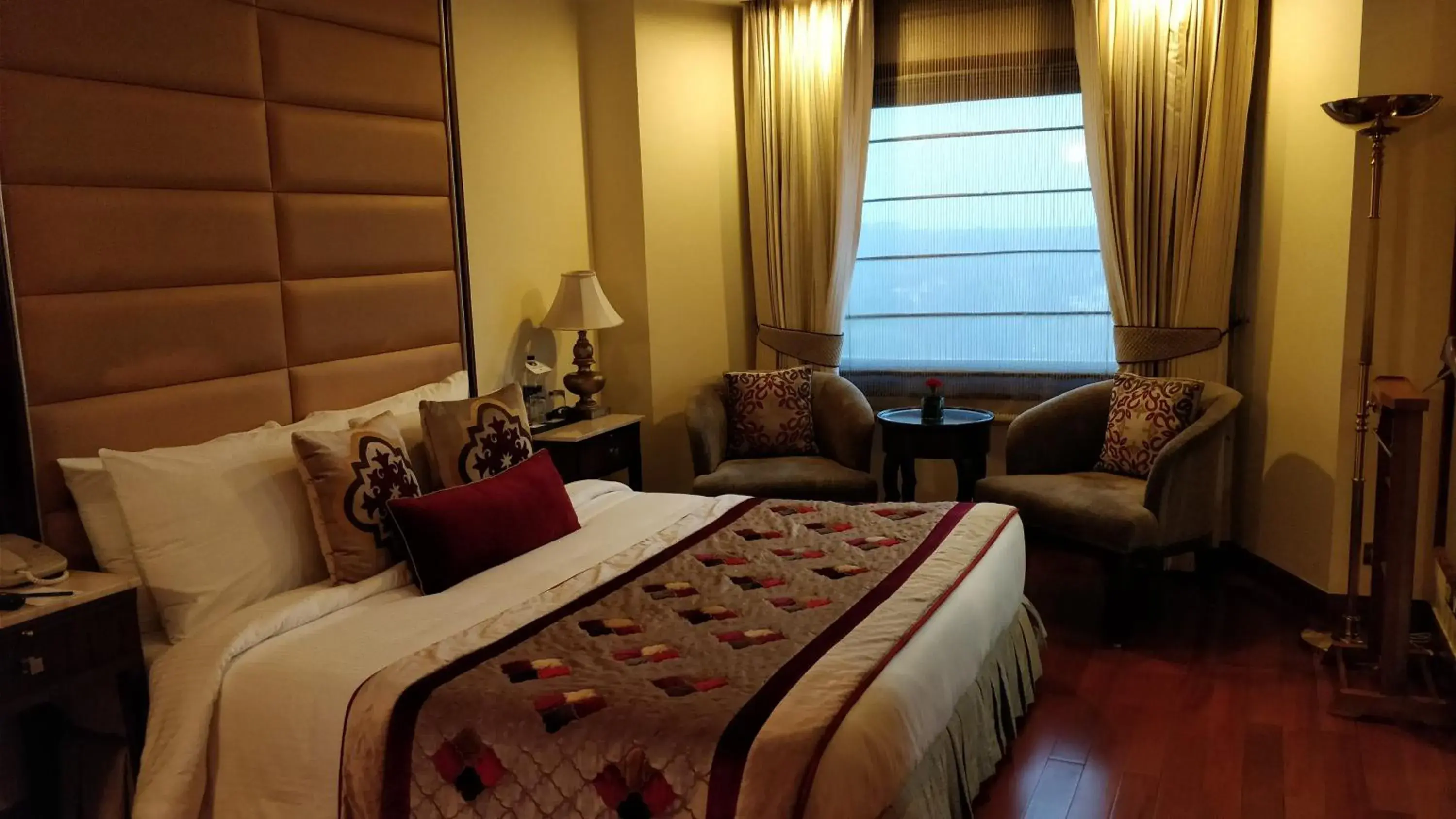 Photo of the whole room, Bed in Jaypee Vasant Continental Photo of the whole room, Bed in Jaypee Vasant Continental