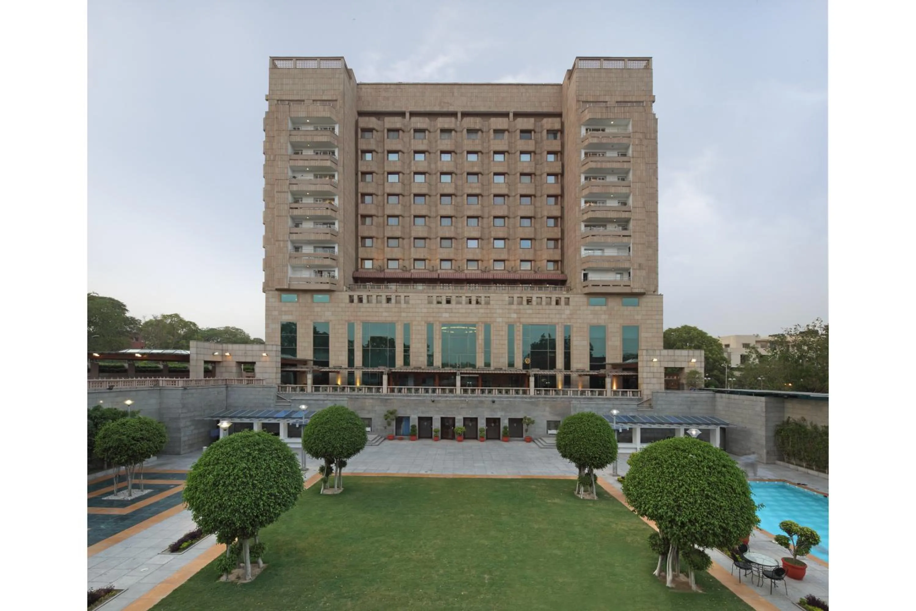 Facade/entrance in Jaypee Vasant Continental