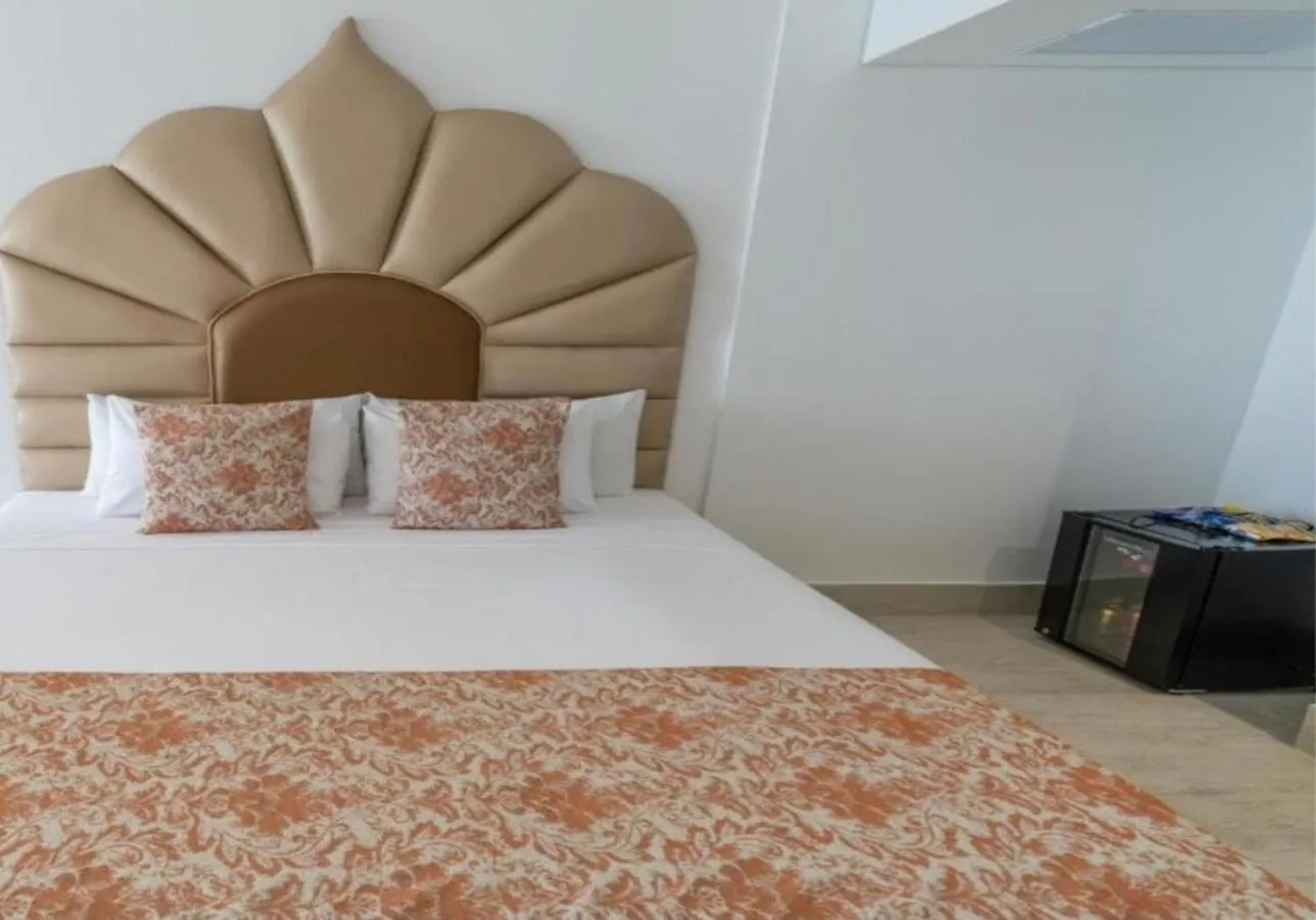 Bedroom, Bed in Hotel Cartagena Dubai