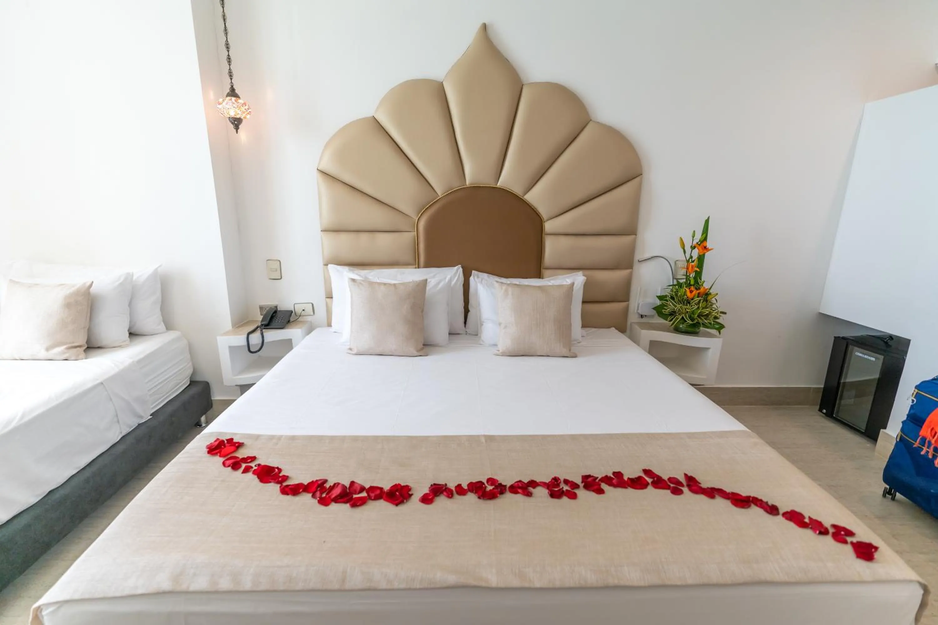 Photo of the whole room, Bed in Hotel Cartagena Dubai