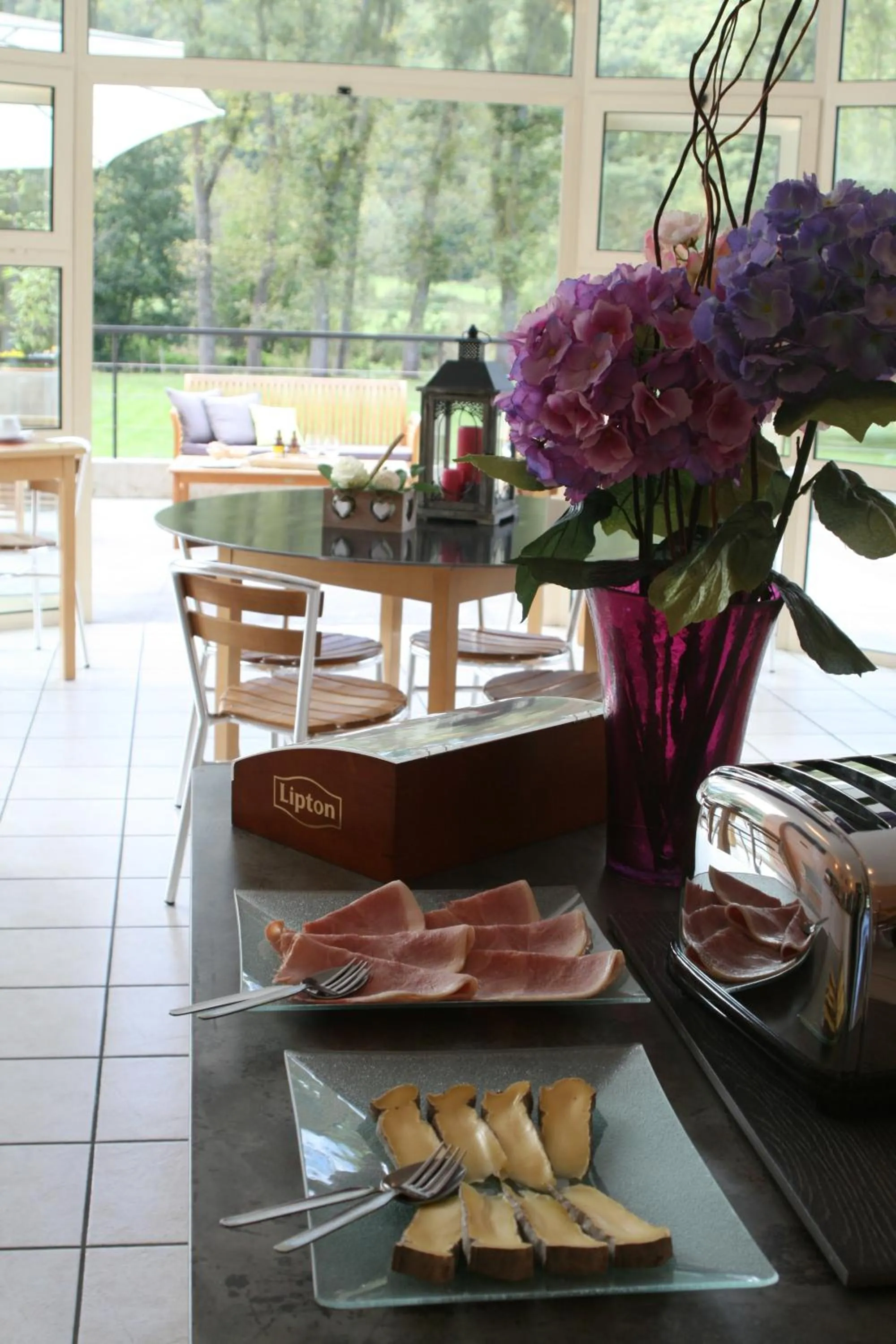 Breakfast in Hôtel La Colombiere Cantal