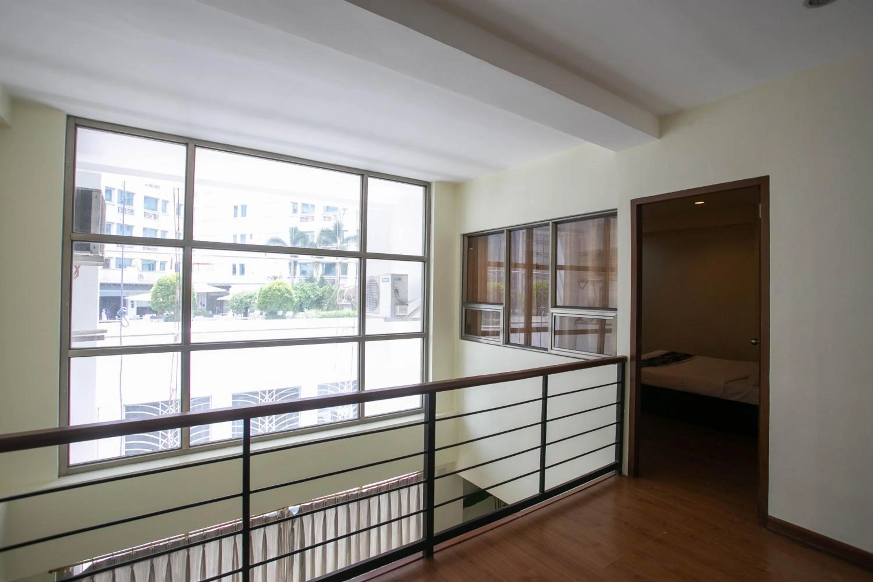 Diamond Suites and Residences