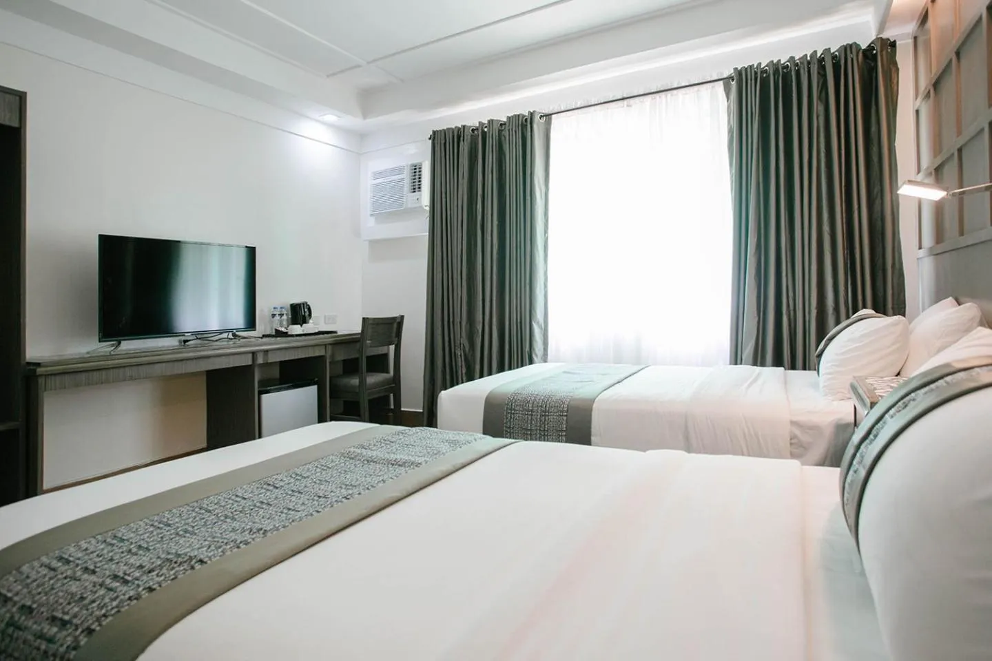 Bed in Diamond Suites and Residences