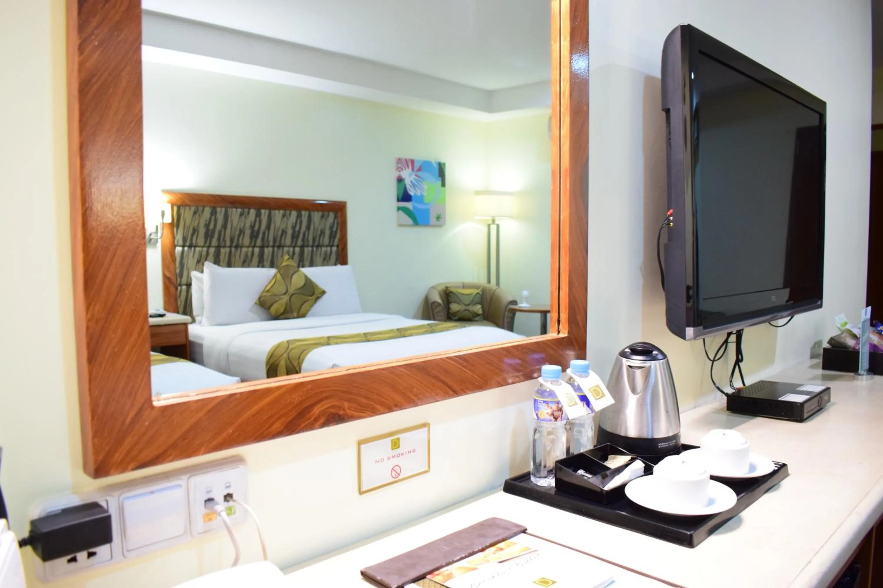 TV and multimedia, Bed in Diamond Suites and Residences