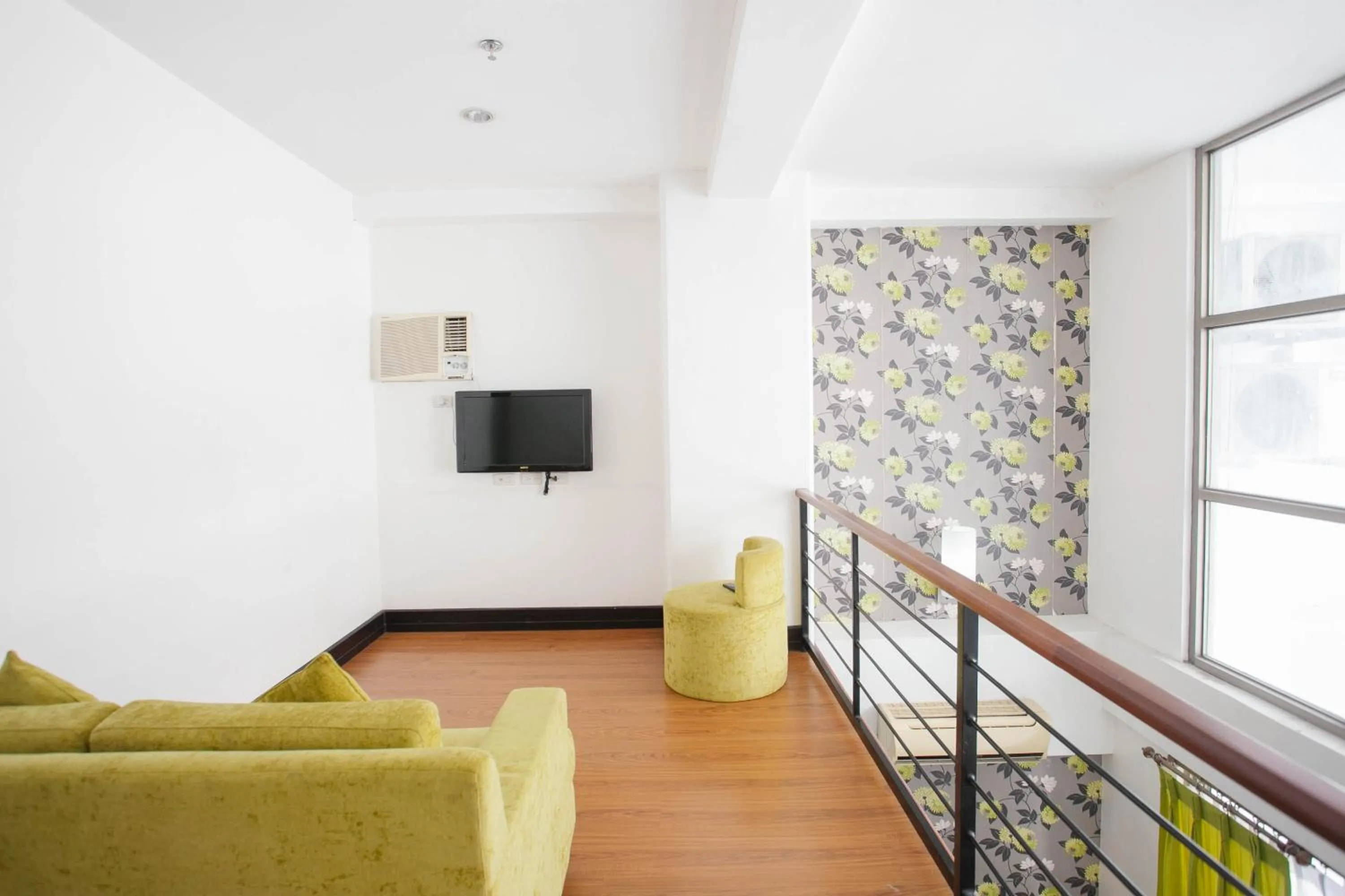 Diamond Suites and Residences