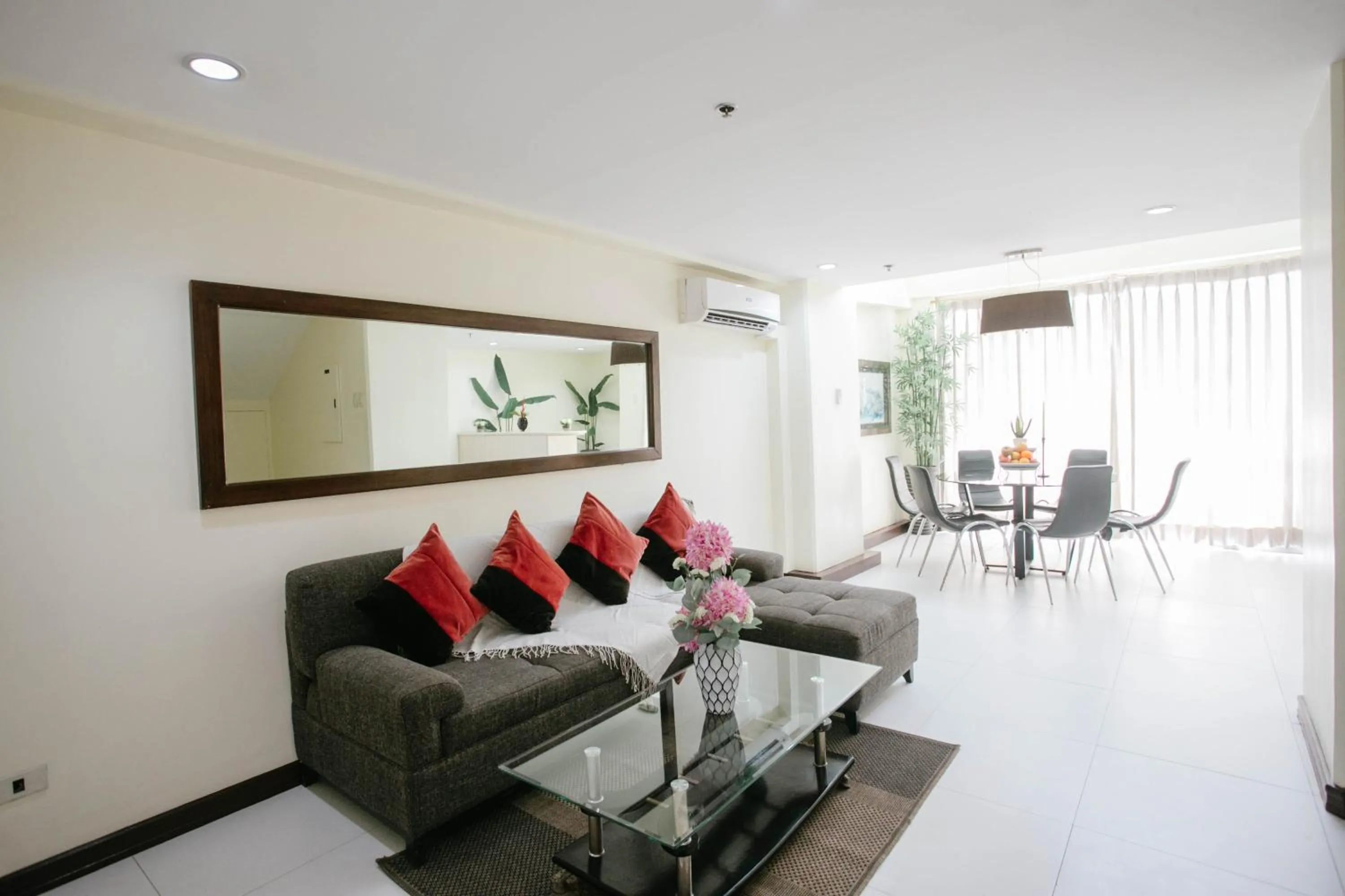 Diamond Suites and Residences