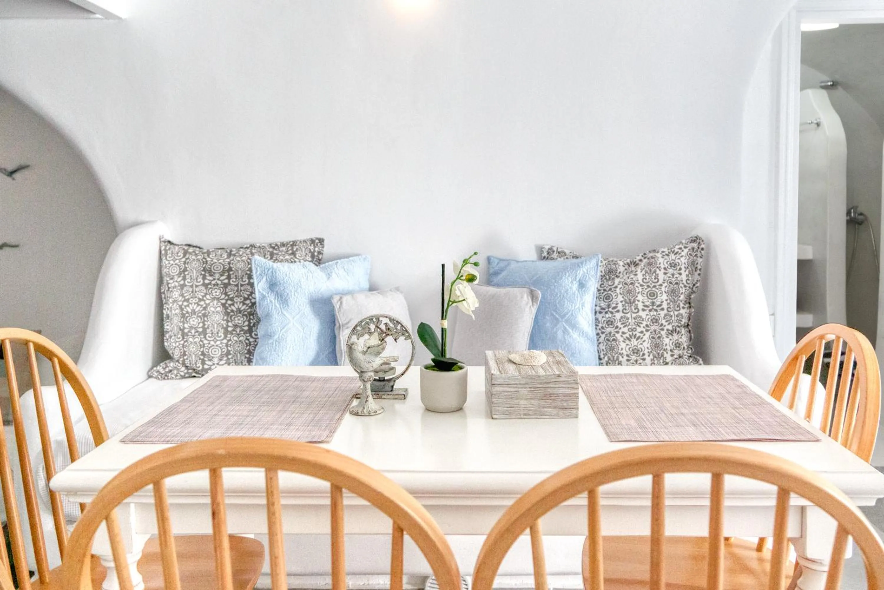 Living room, Bed in Aris Caves