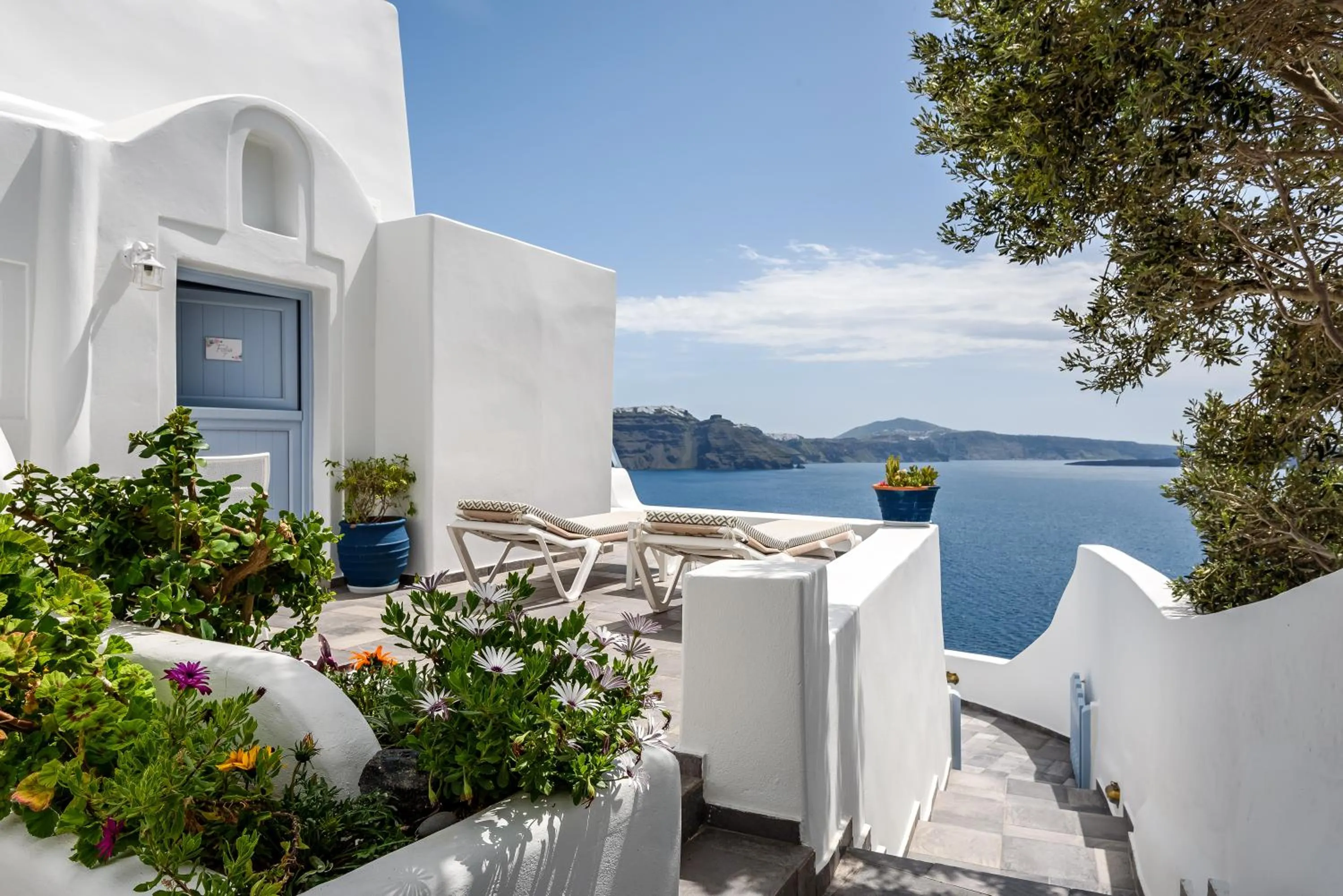 Property building in Aris Caves