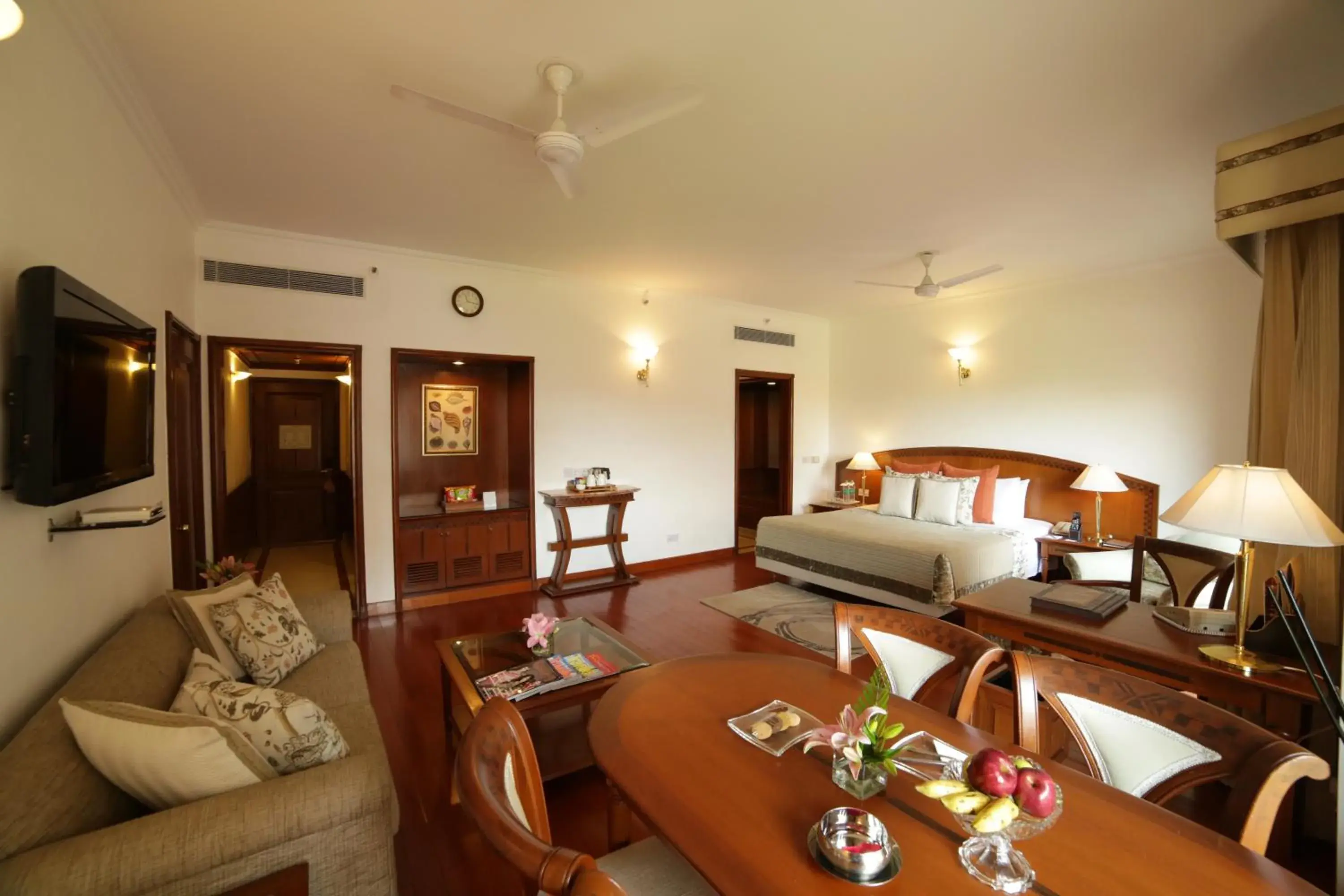 Photo of the whole room, Bed in Jaypee Palace Hotel Photo of the whole room, Bed in Jaypee Palace Hotel