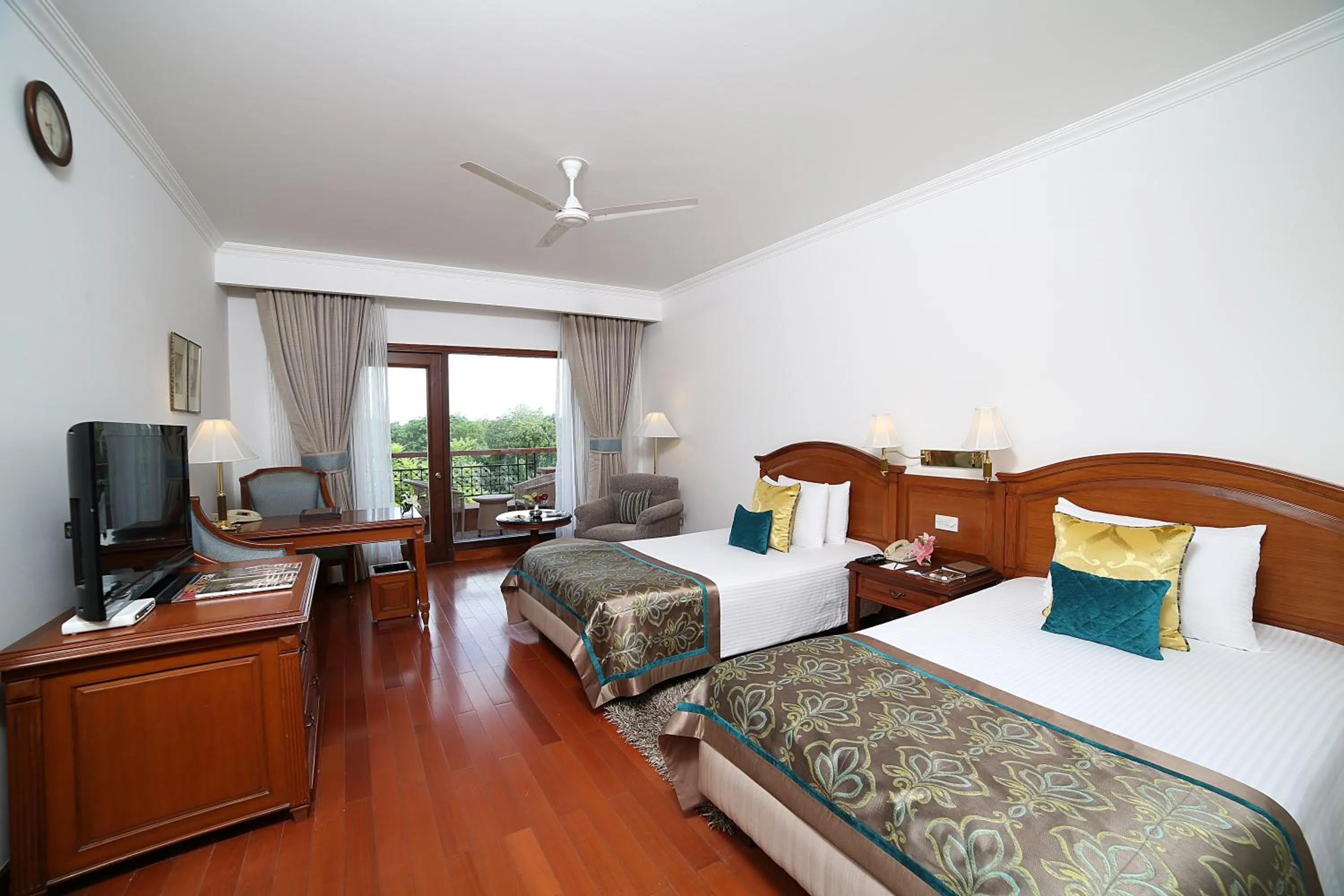 Day, Bed in Jaypee Palace Hotel