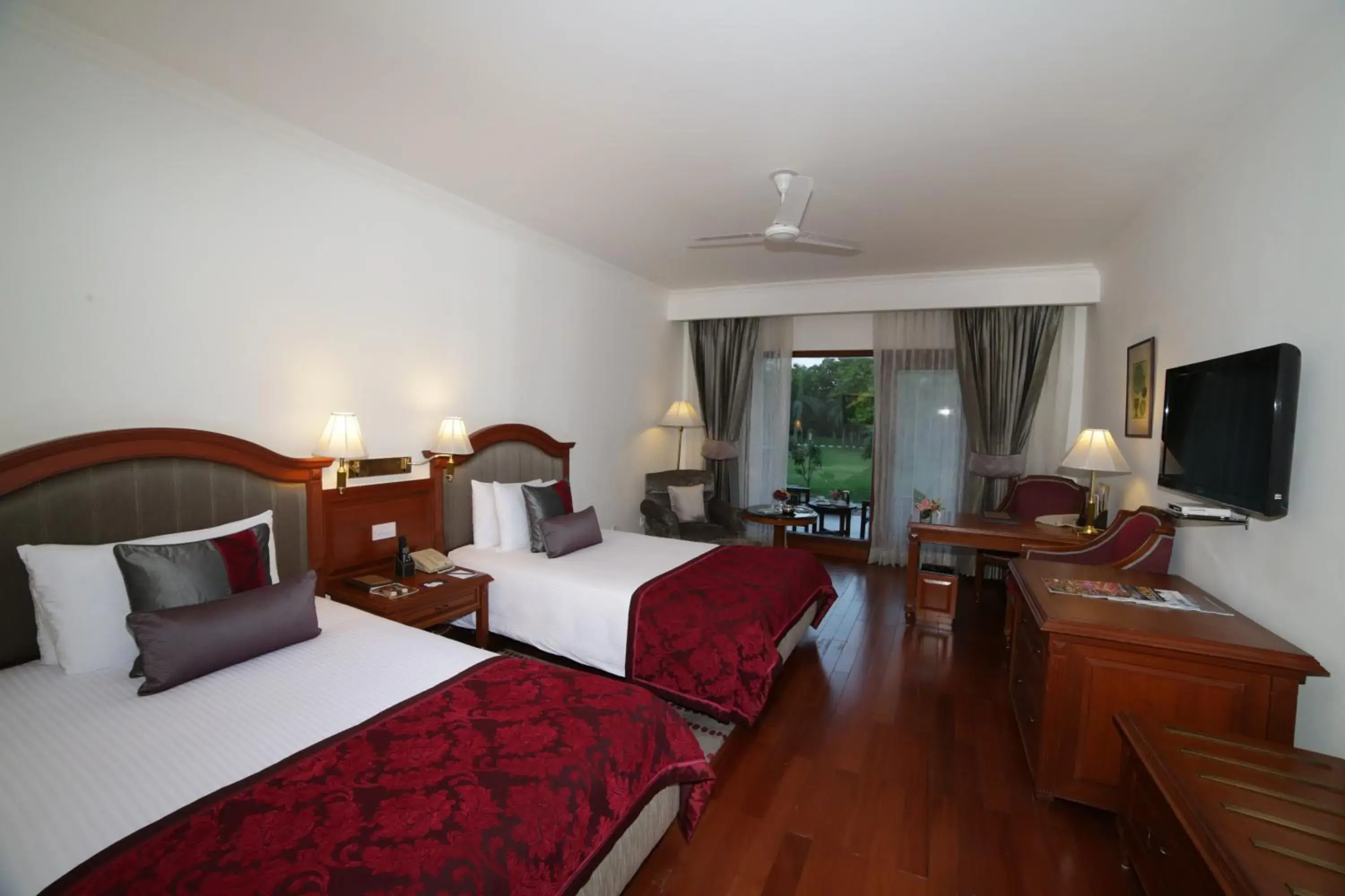 Bedroom, Bed in Jaypee Palace Hotel Bedroom, Bed in Jaypee Palace Hotel