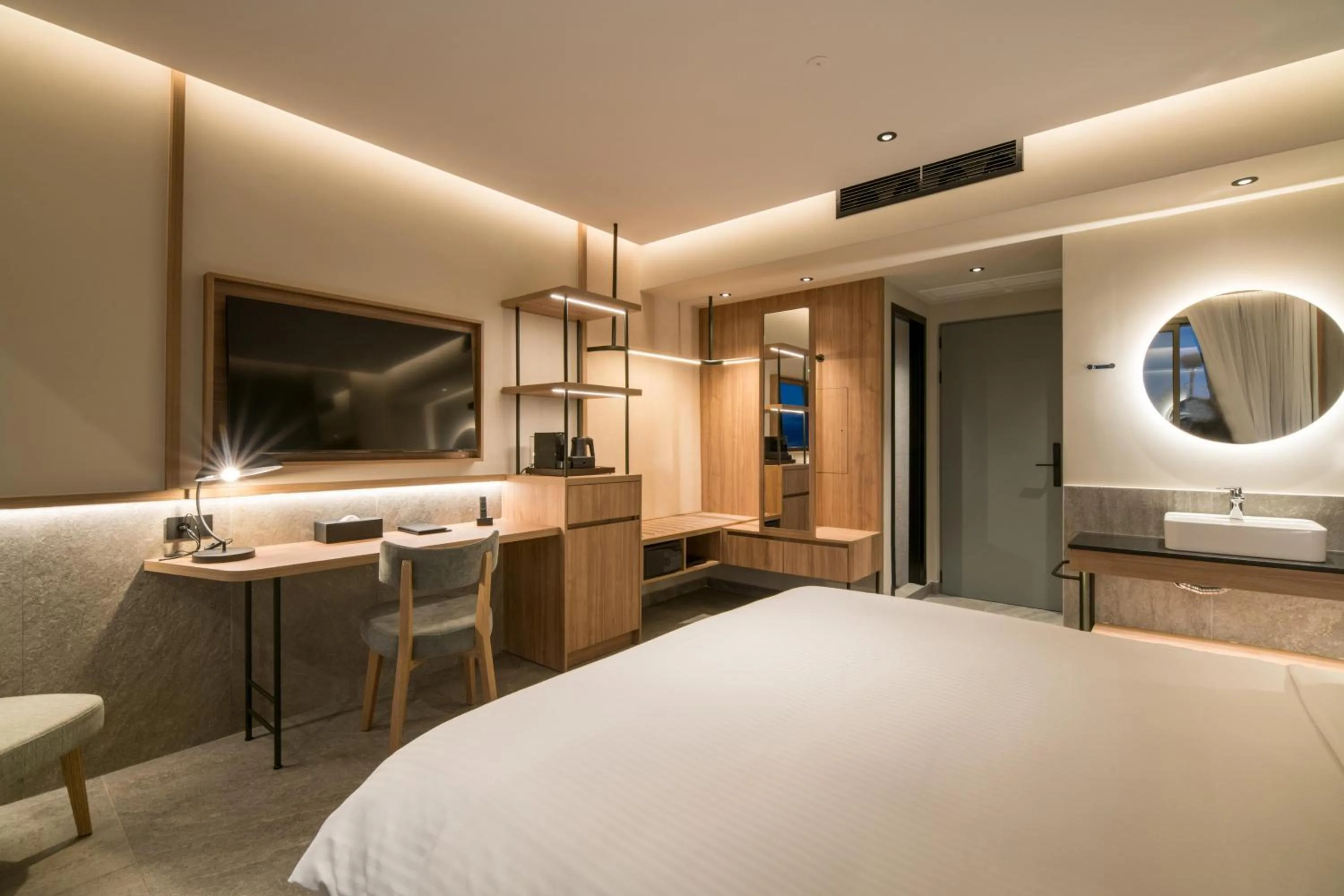 Photo of the whole room, Bed in KING MINOS RETREAT Resort & Spa