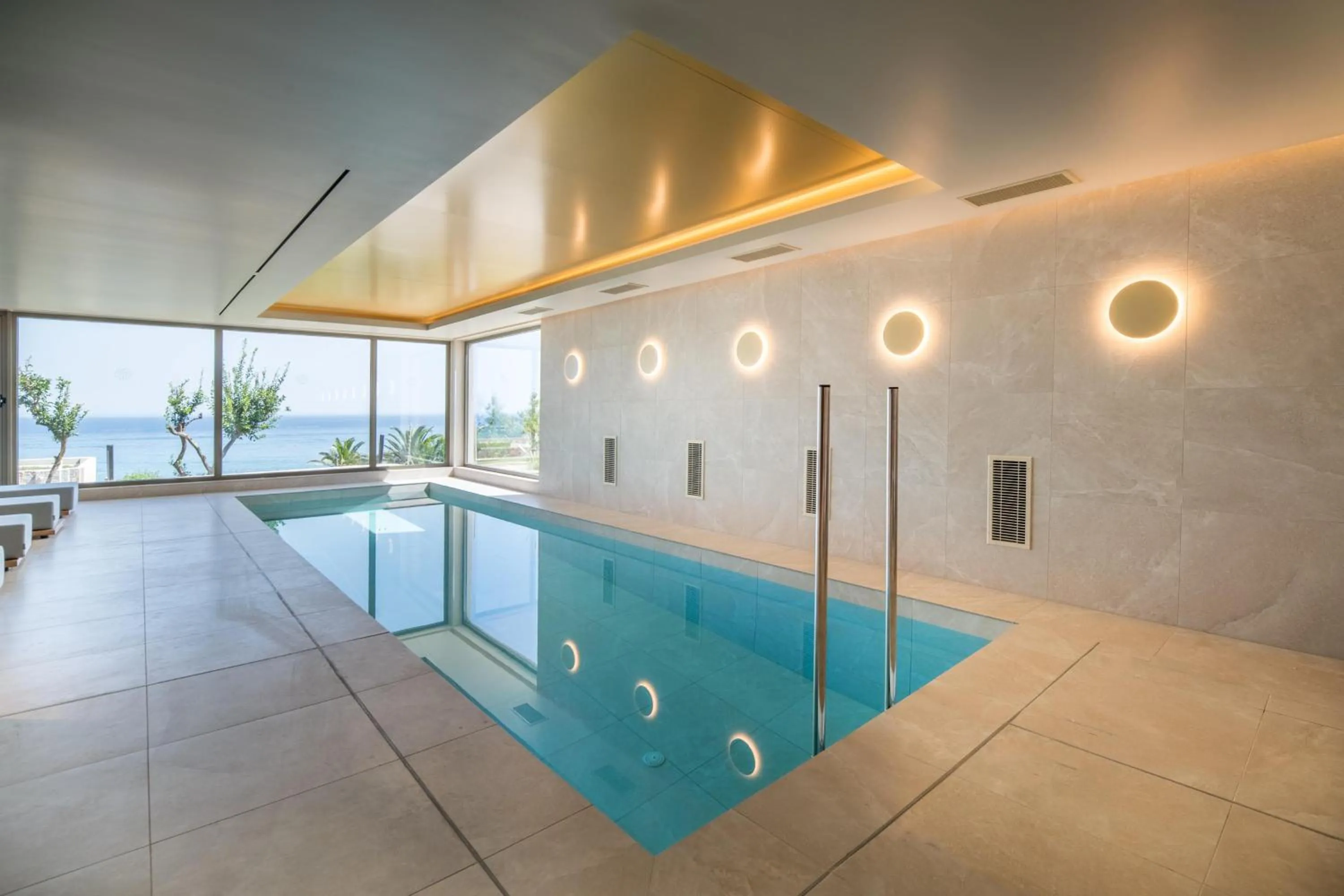 Swimming pool in KING MINOS RETREAT Resort & Spa