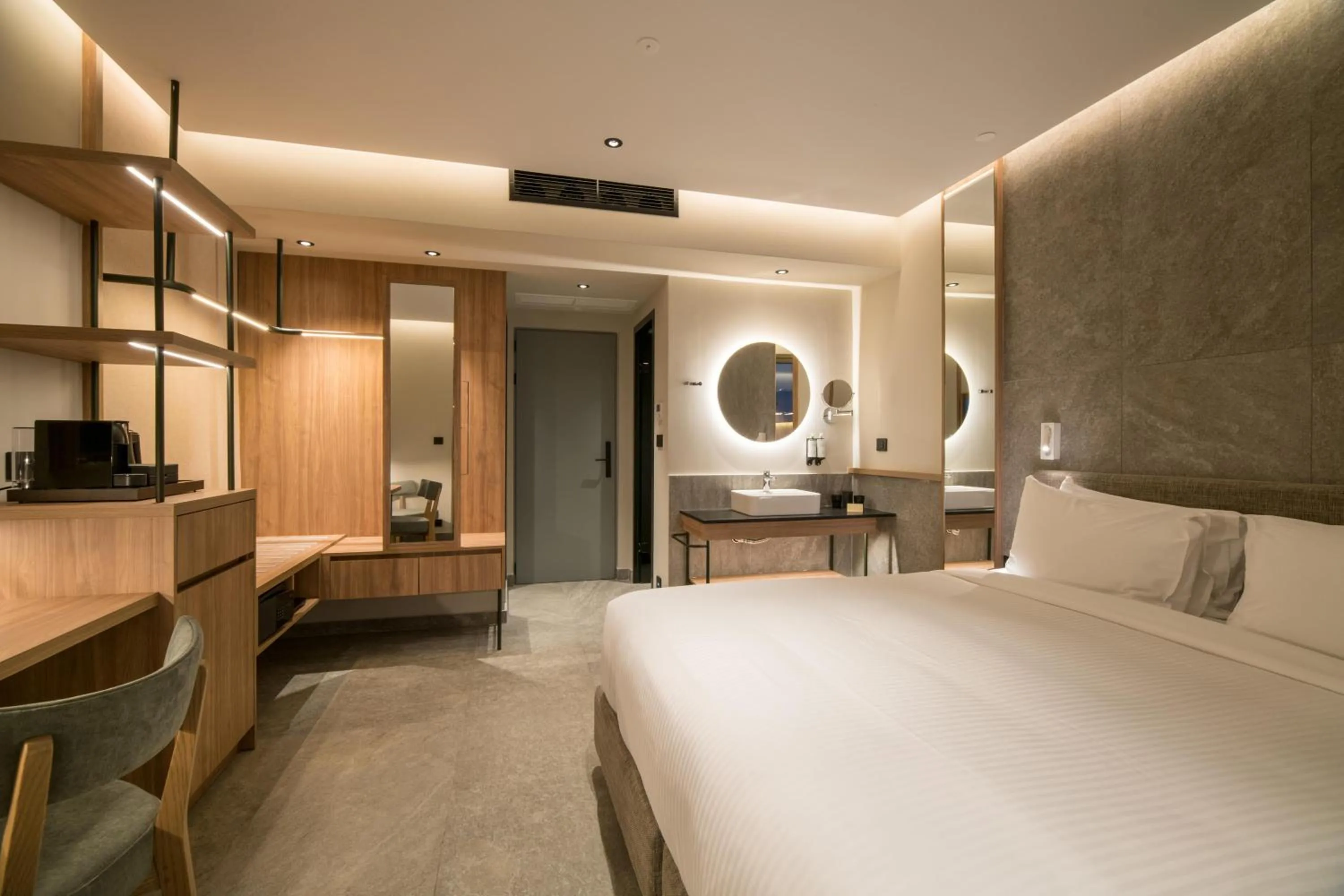 Photo of the whole room, Bed in KING MINOS RETREAT Resort & Spa