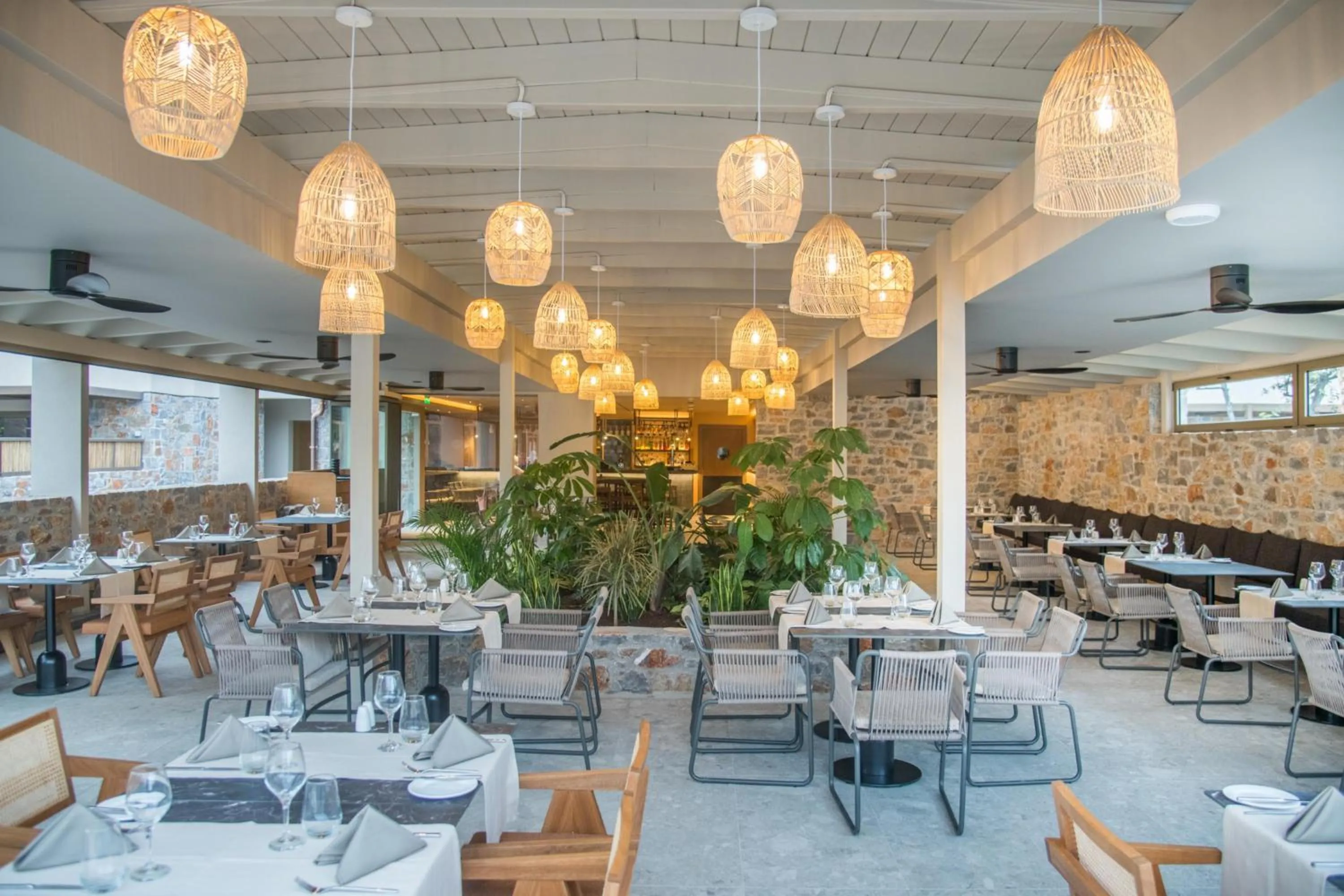 Restaurant/places to eat in KING MINOS RETREAT Resort & Spa