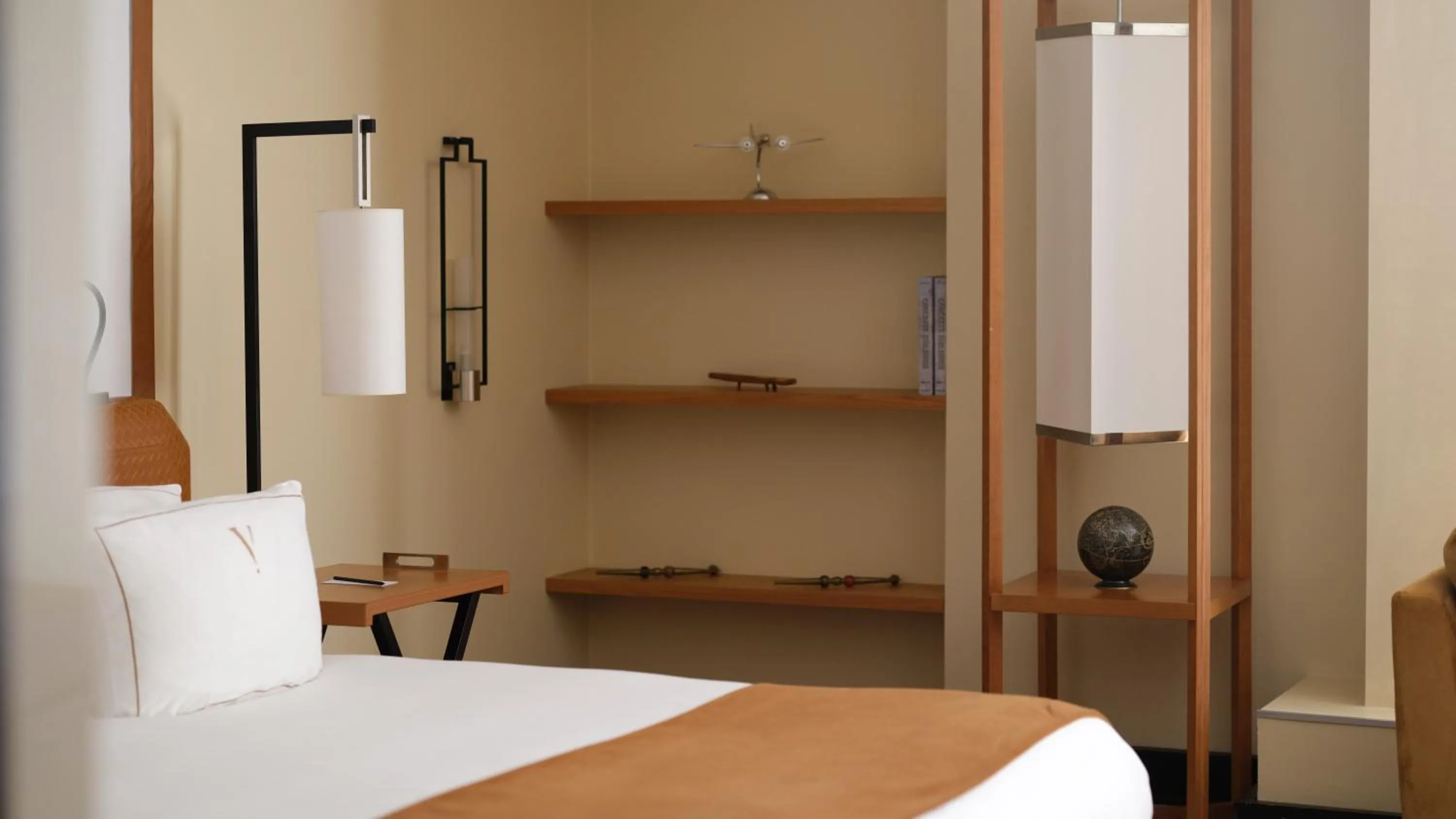 Bedroom, Bed in Five Seas by Inwood Hotels