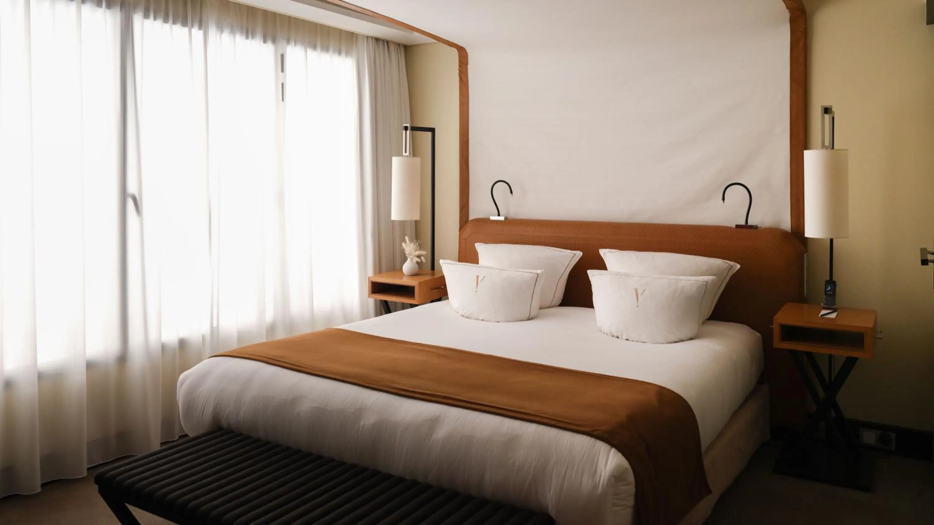 Bed in Five Seas by Inwood Hotels