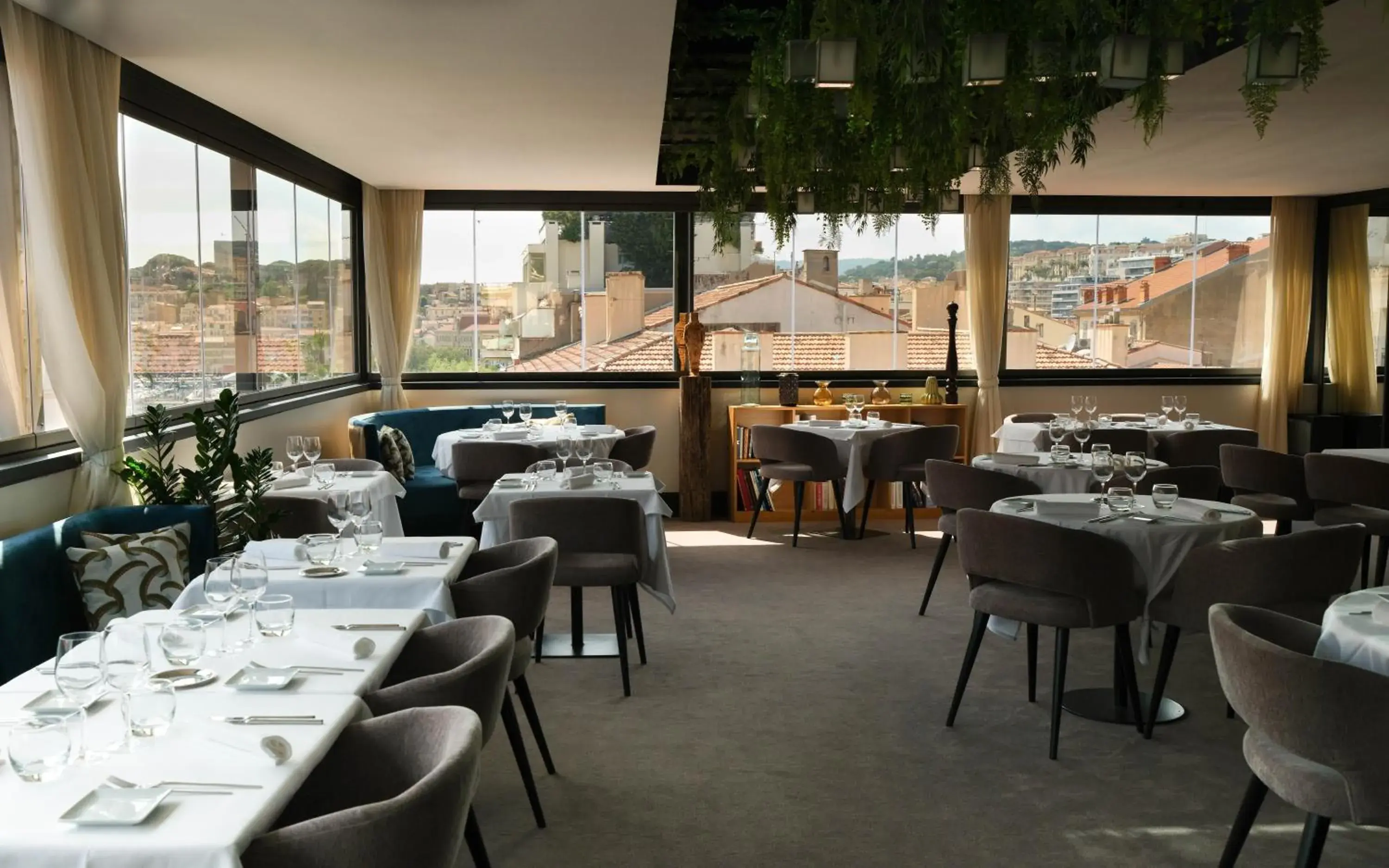 Restaurant/places to eat in Five Seas Cannes, a Member of Design Hotels™ Restaurant/places to eat in Five Seas Cannes, a Member of Design Hotels™