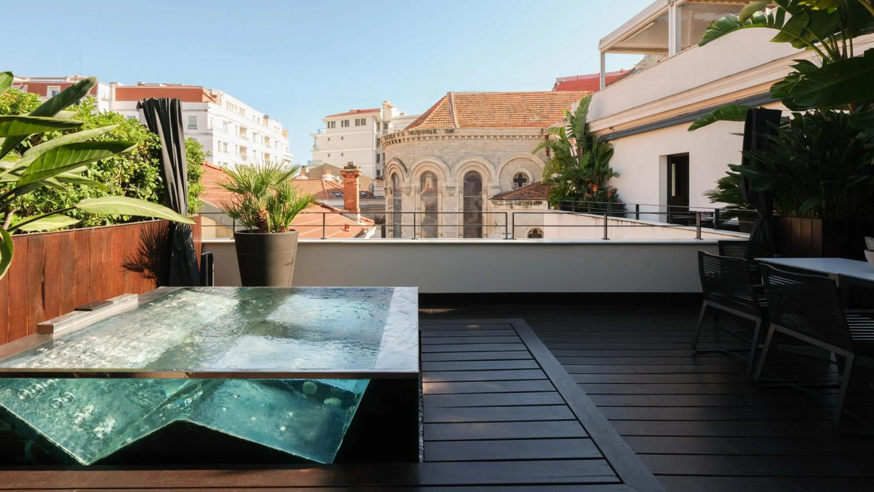 Balcony/Terrace in Five Seas by Inwood Hotels