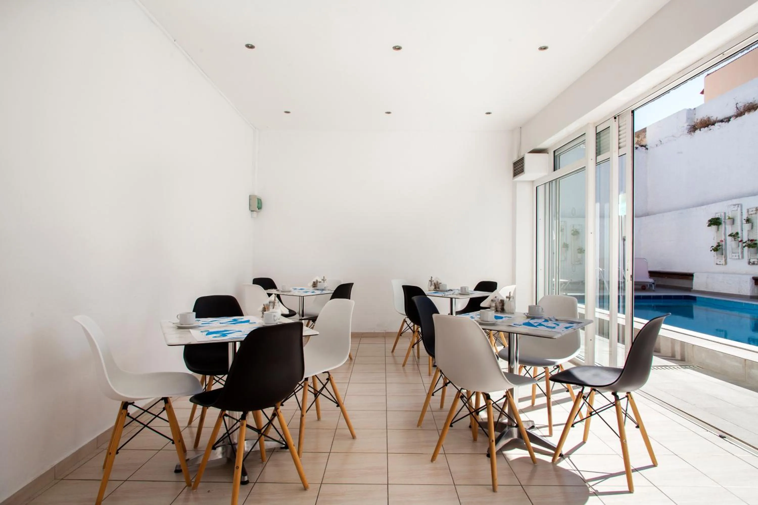 Restaurant/places to eat in Elychryson