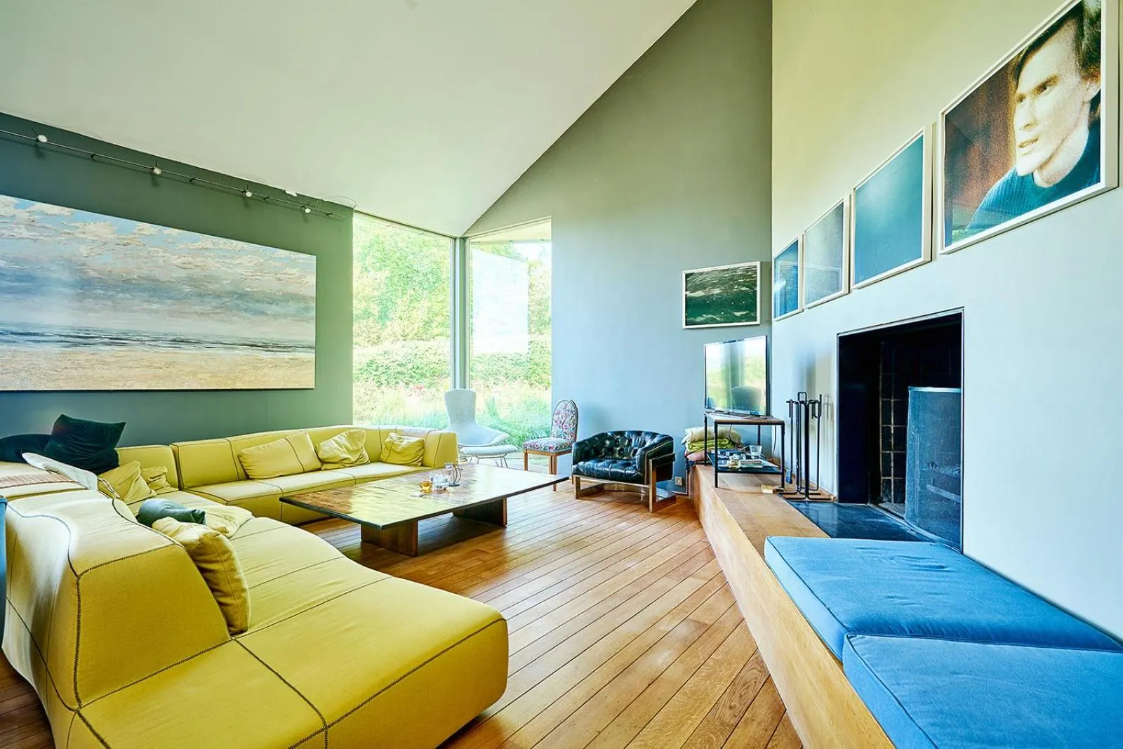 Communal lounge/ TV room in La Petite Bruyere De Renaix