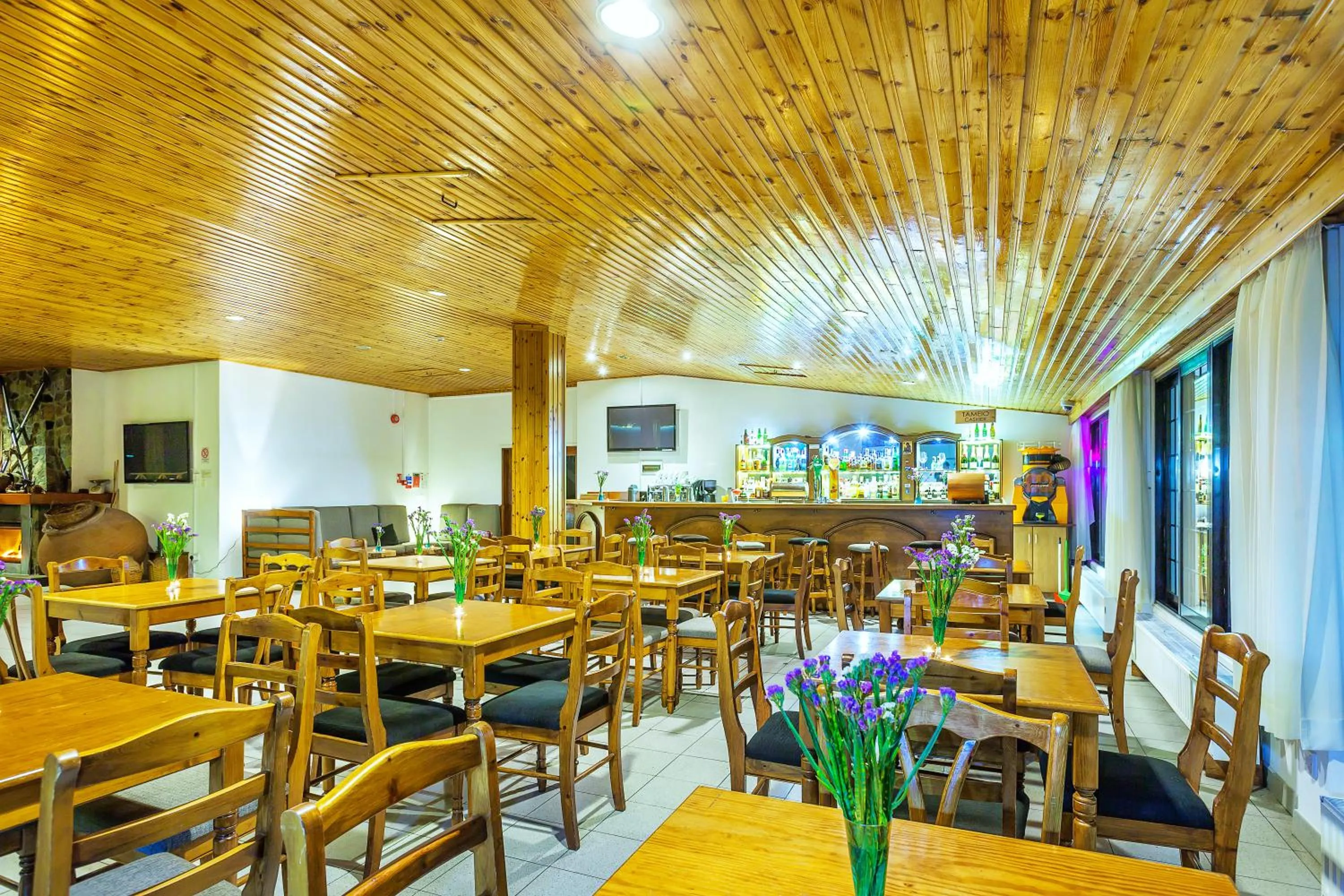 Restaurant/places to eat in Troodos Hotel & Spa