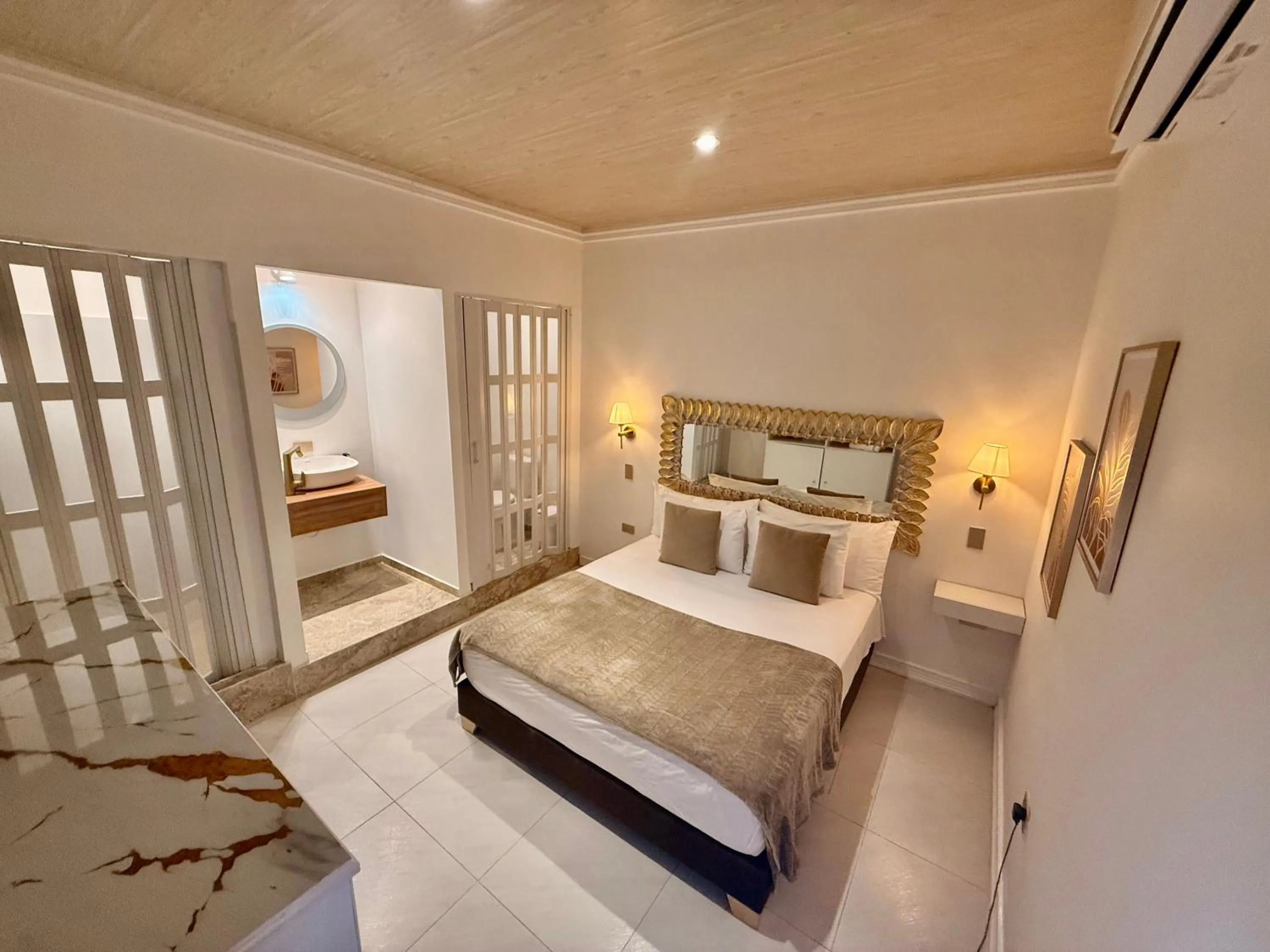 Photo of the whole room, Bed in Ataraxy Hotel Boutique