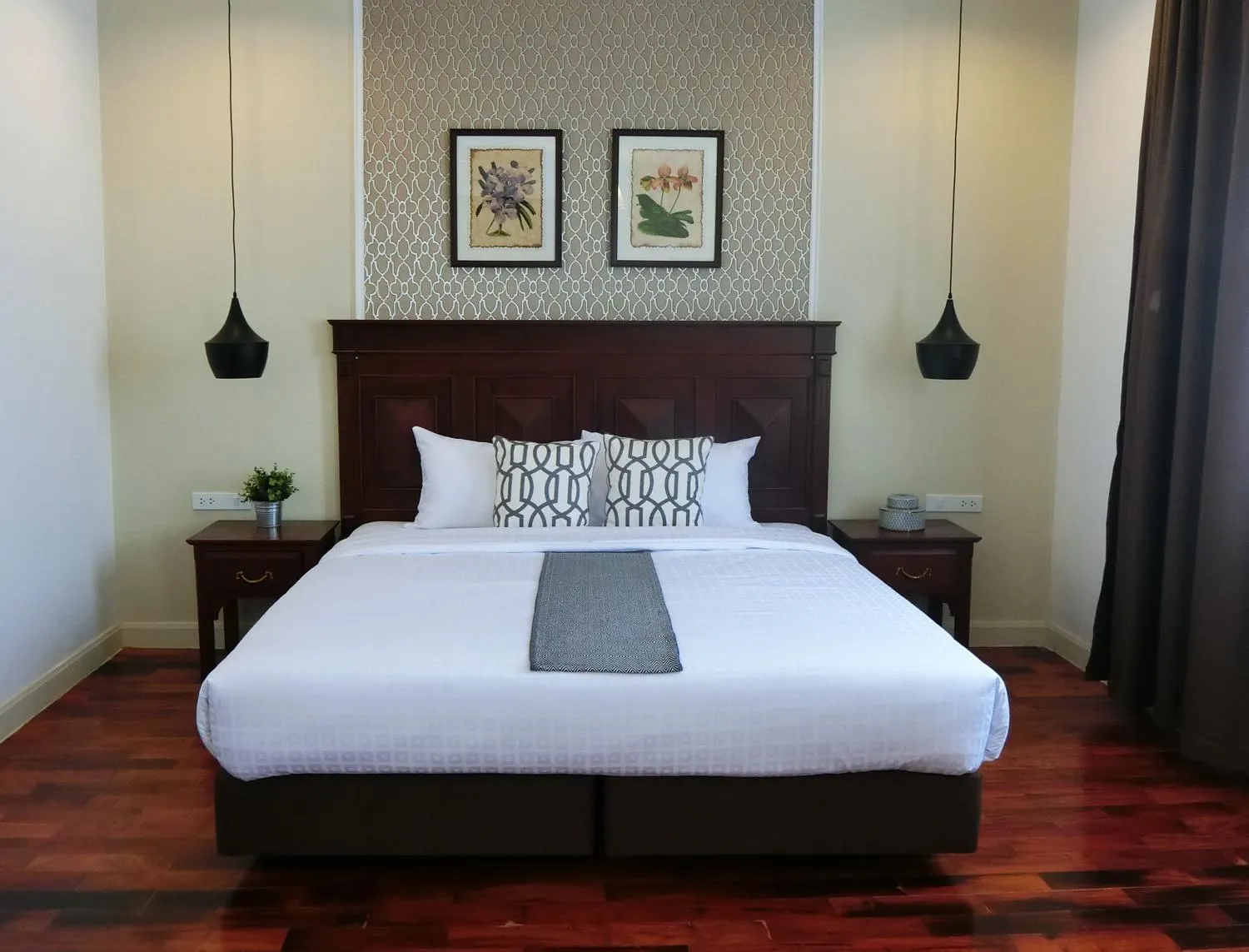 Bed in Bloom Boutique Hotel & Cafe