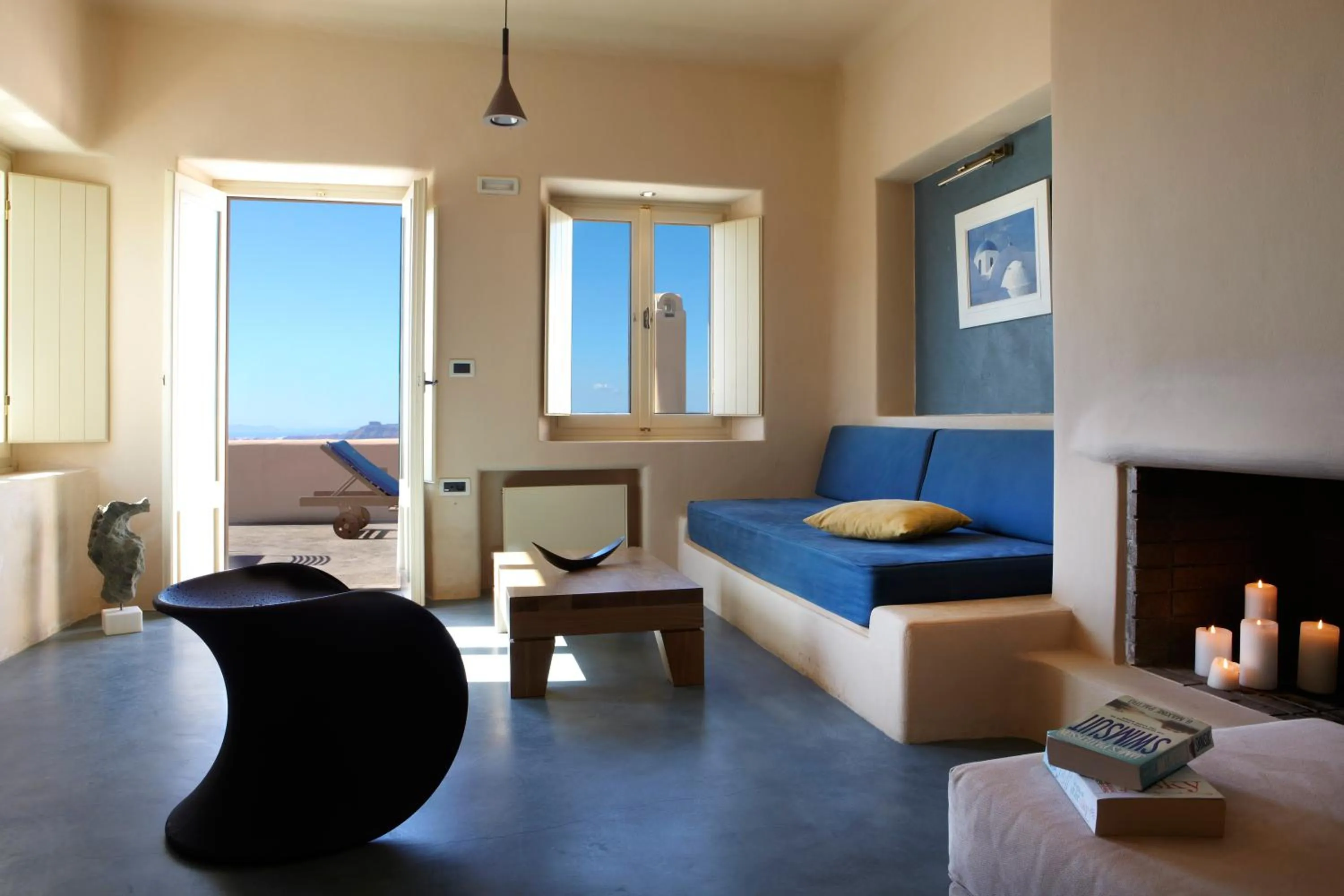 Living room in Voreina Gallery Suites