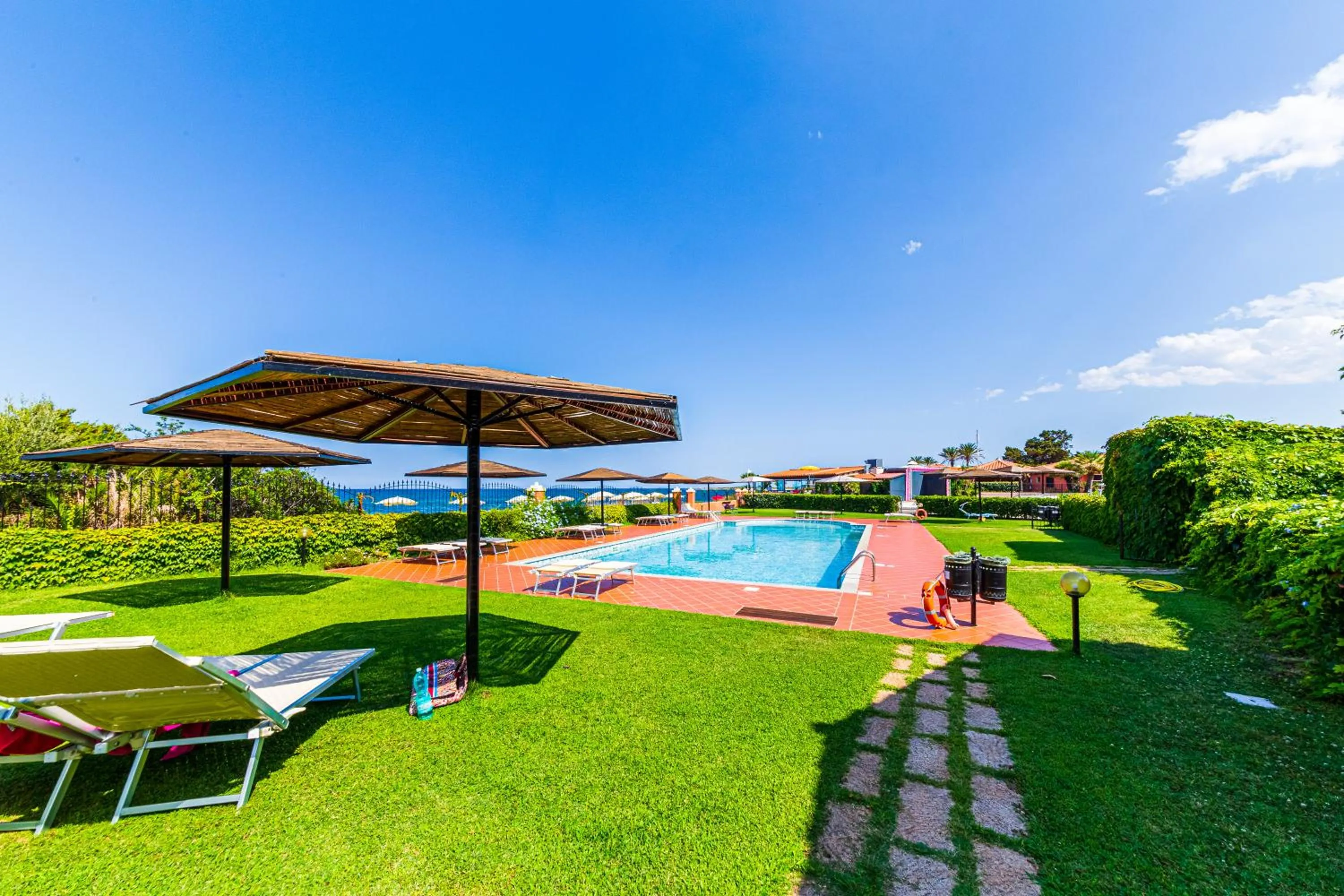 Swimming pool in Hotel L'Esagono