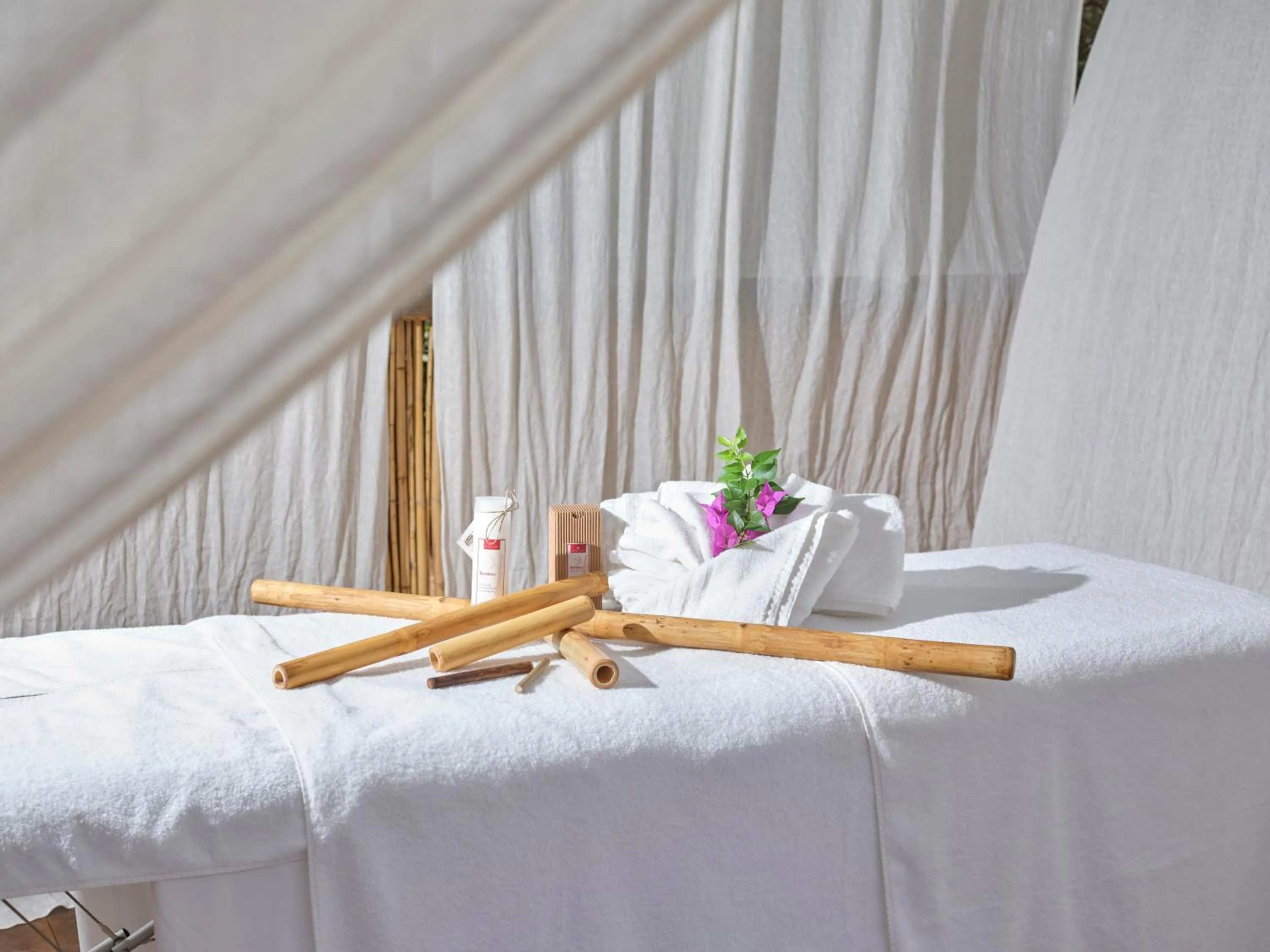 Massage, Bed in Hotel L'Esagono