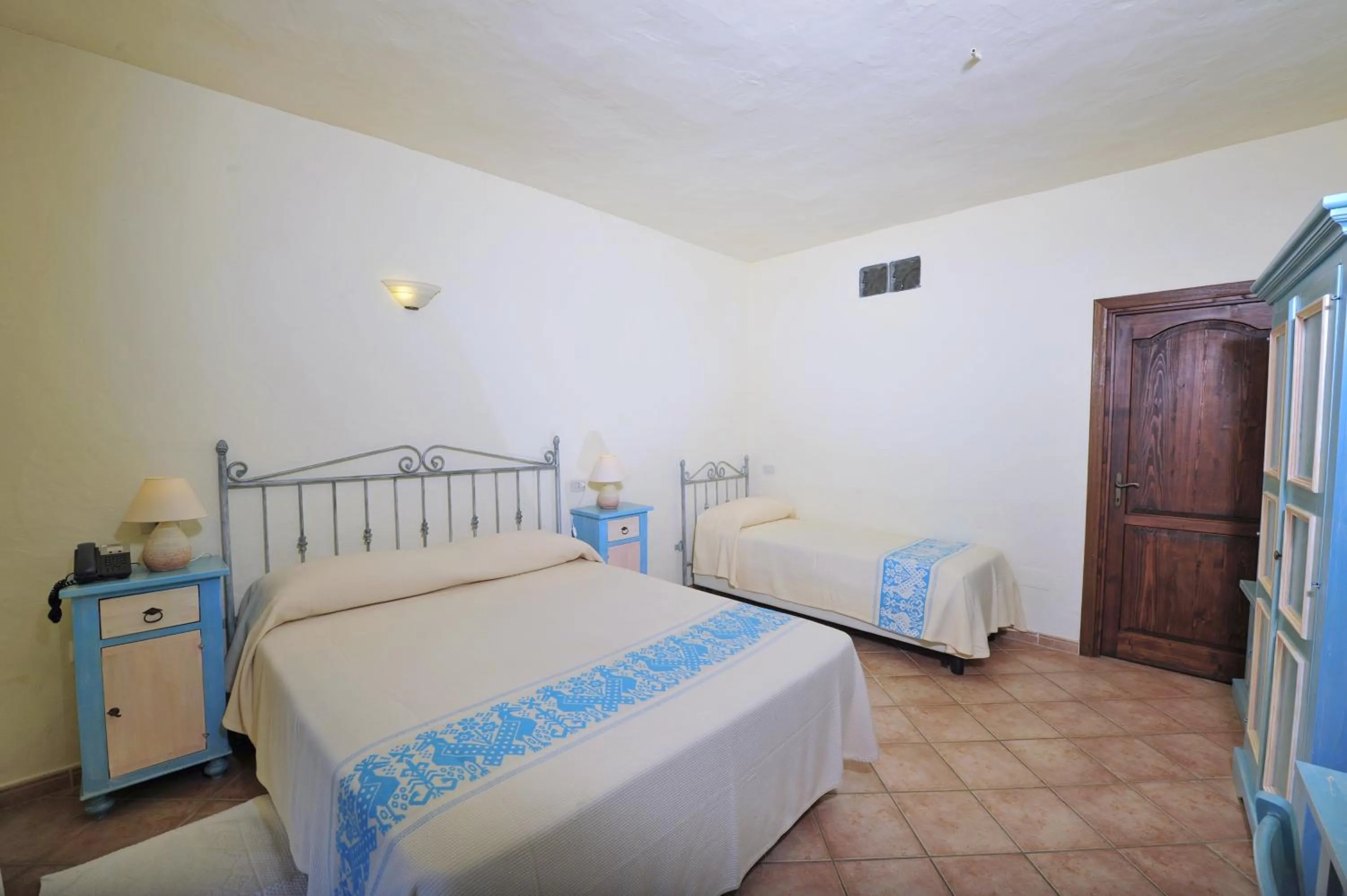 Photo of the whole room, Bed in Hotel L'Esagono