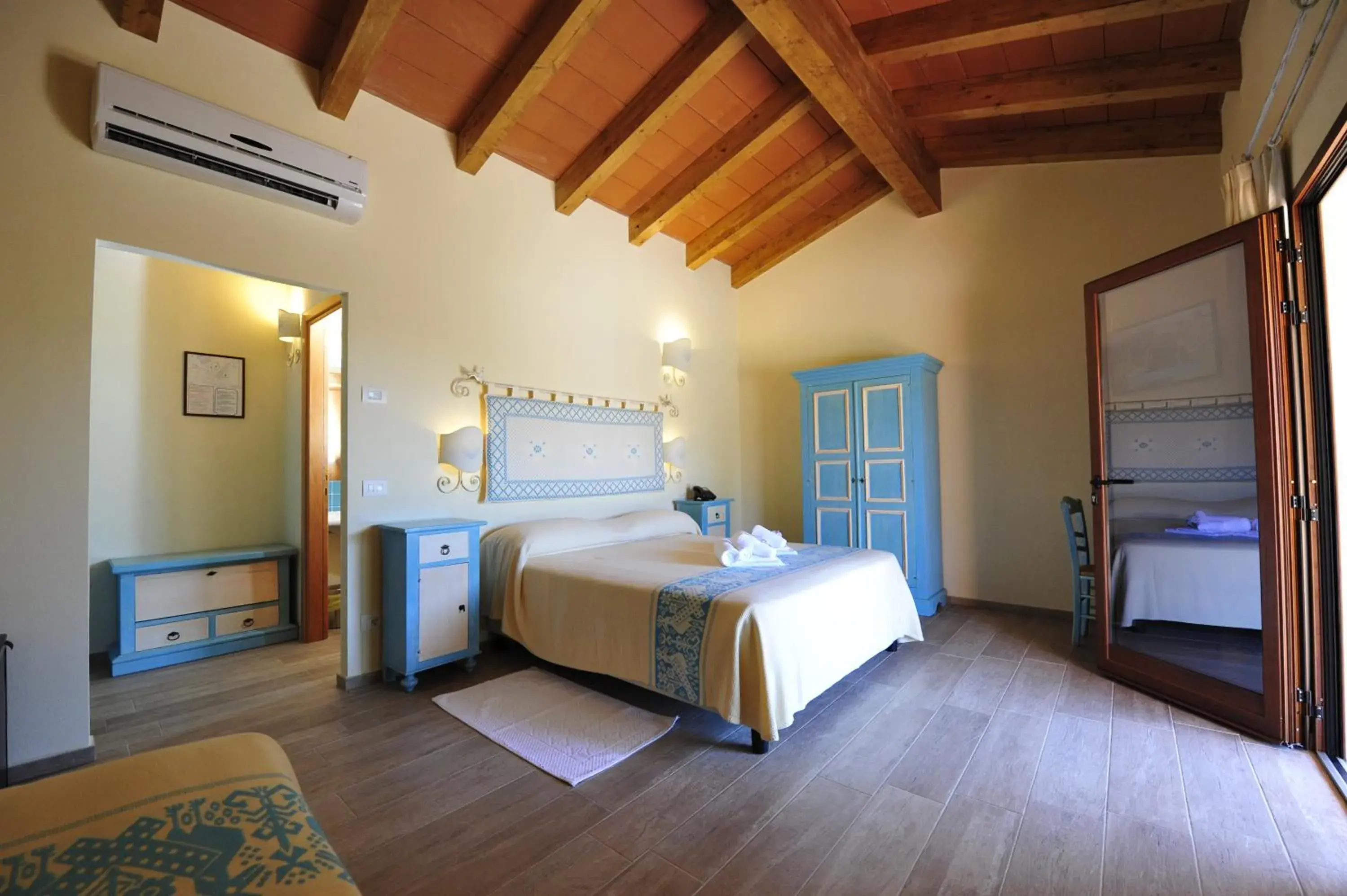 Photo of the whole room, Bed in Hotel L'Esagono Photo of the whole room, Bed in Hotel L'Esagono