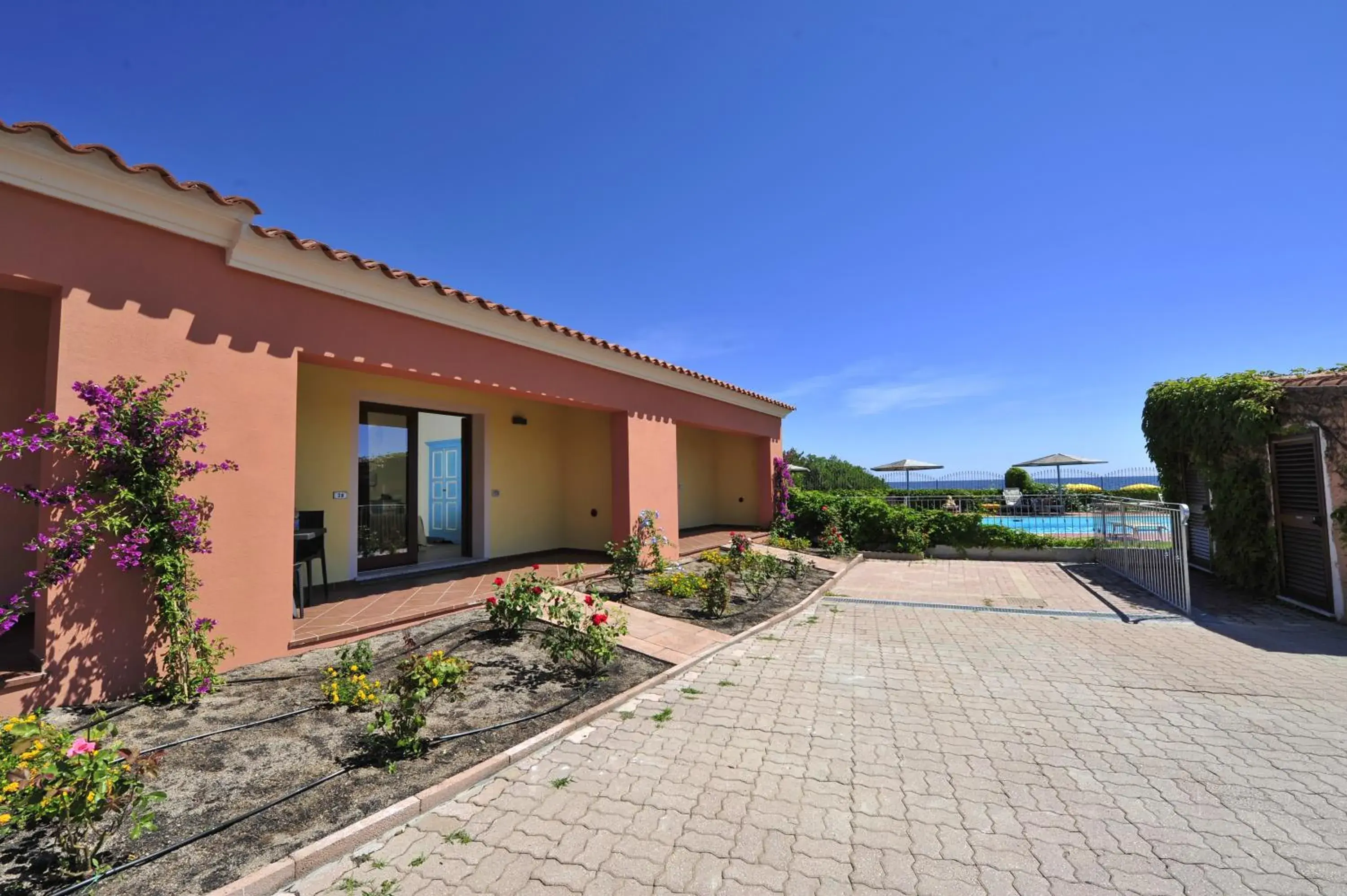Pool view in Hotel L'Esagono Pool view in Hotel L'Esagono