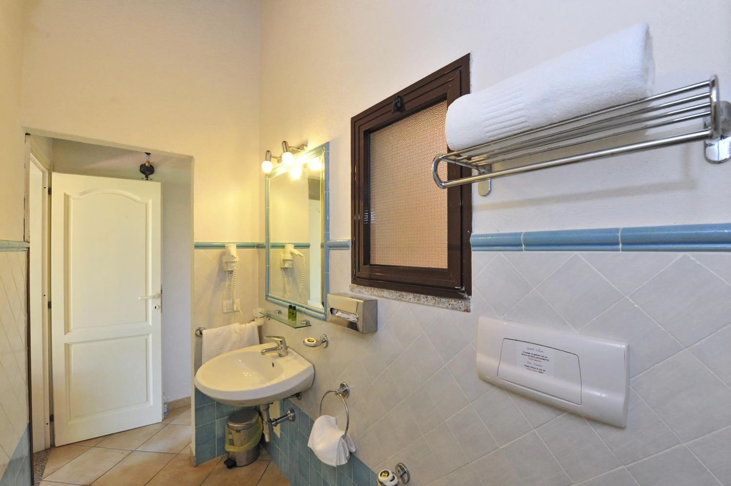 Bathroom in Hotel L'Esagono