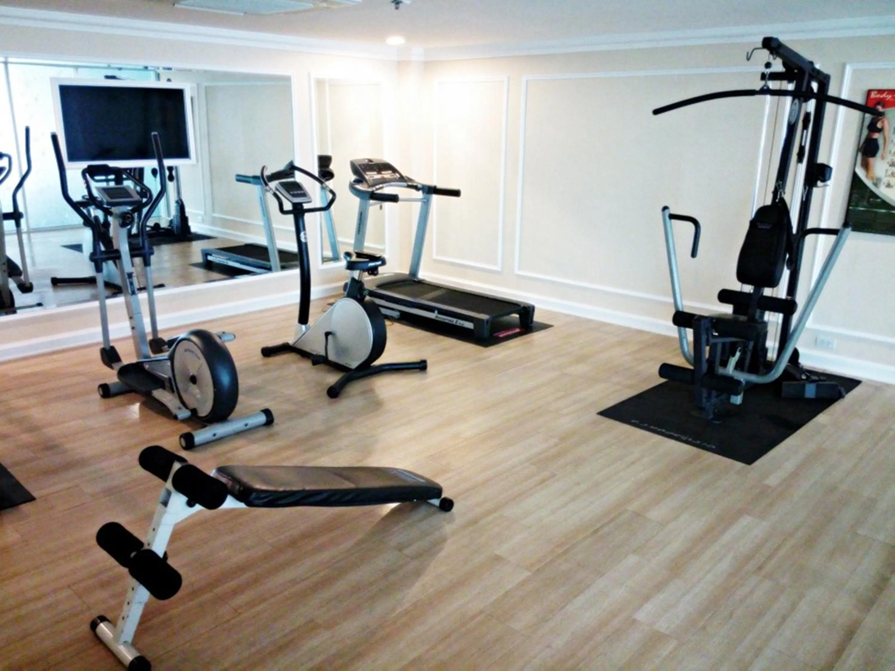 Fitness centre/facilities in Romance Hotel Bangna