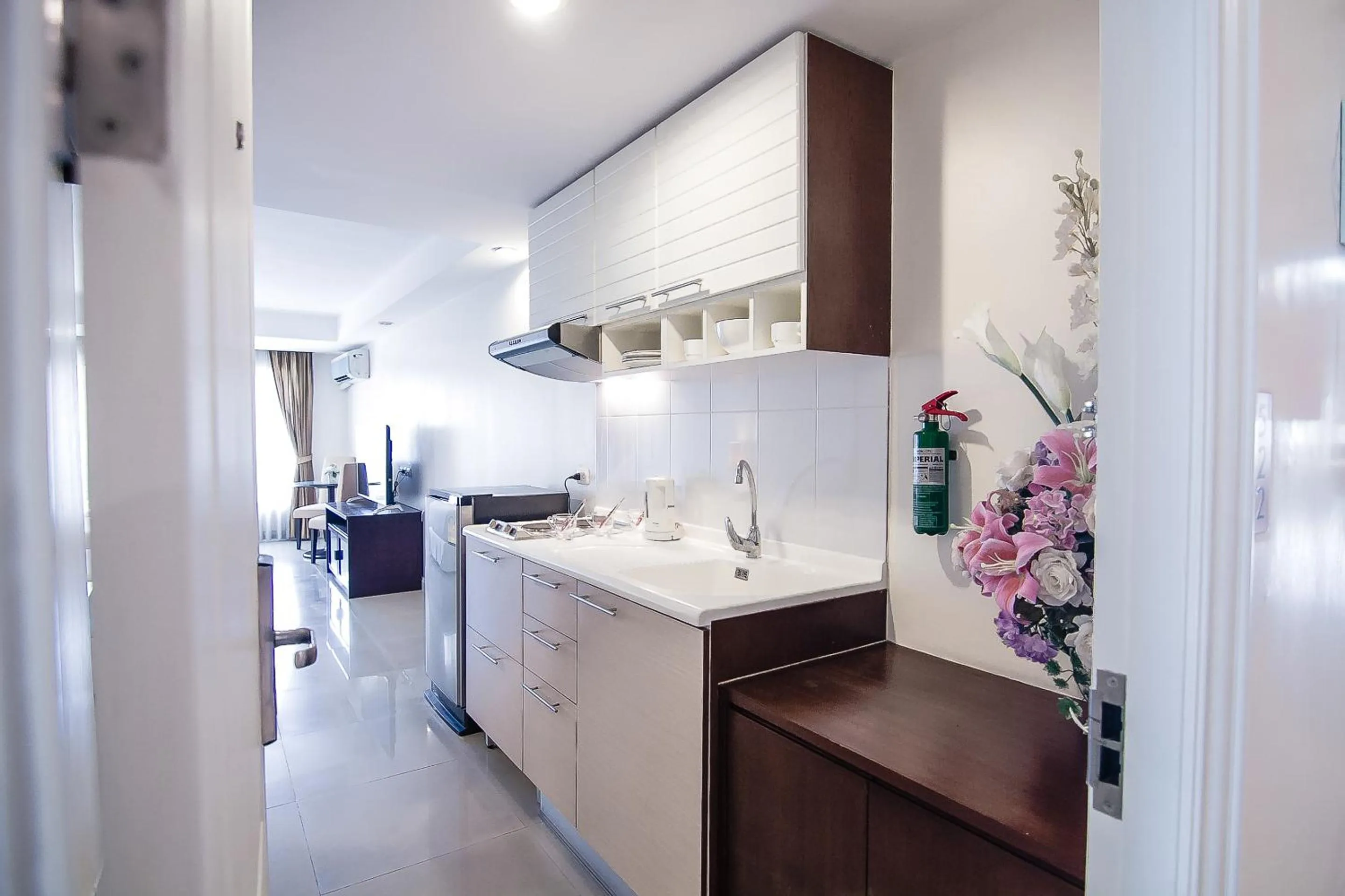 Kitchen or kitchenette in Romance Hotel Bangna