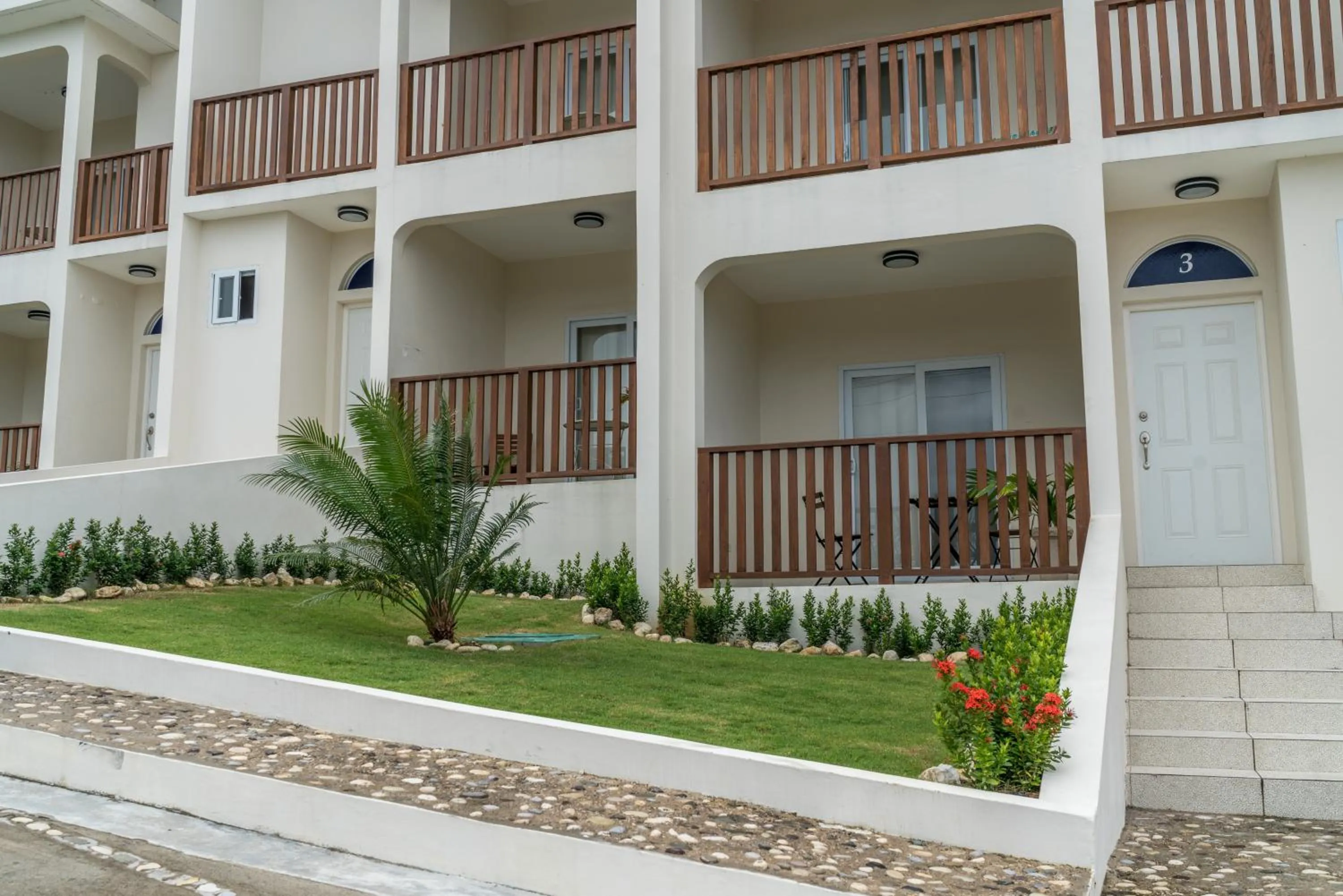 Garden in Family Complex beside Beach w/Pool Montego Bay #1