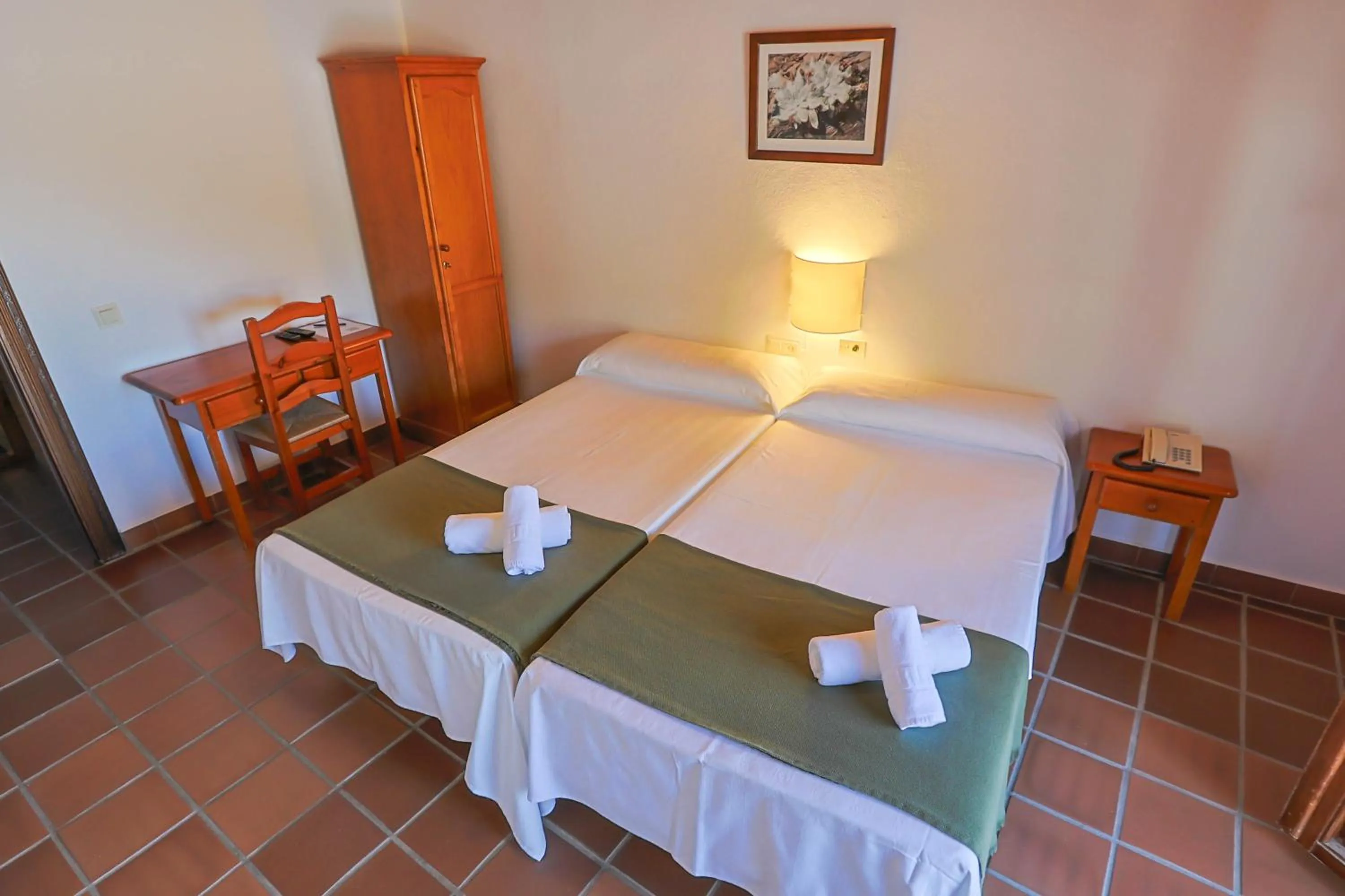 Bed in Hotel La Fragua I
