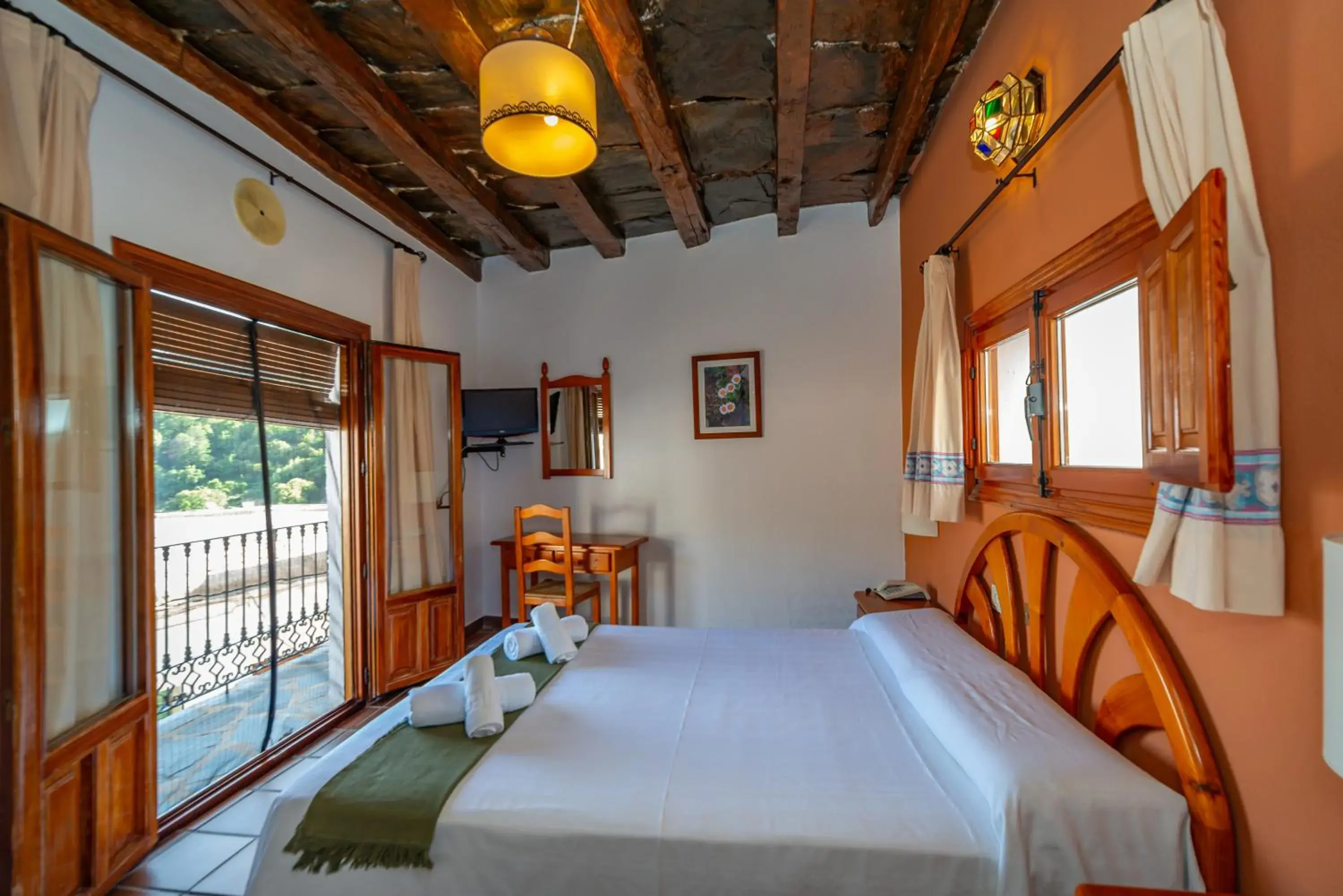 Double room with balcony and mountain view in Hotel La Fragua I Double room with balcony and mountain view in Hotel La Fragua I